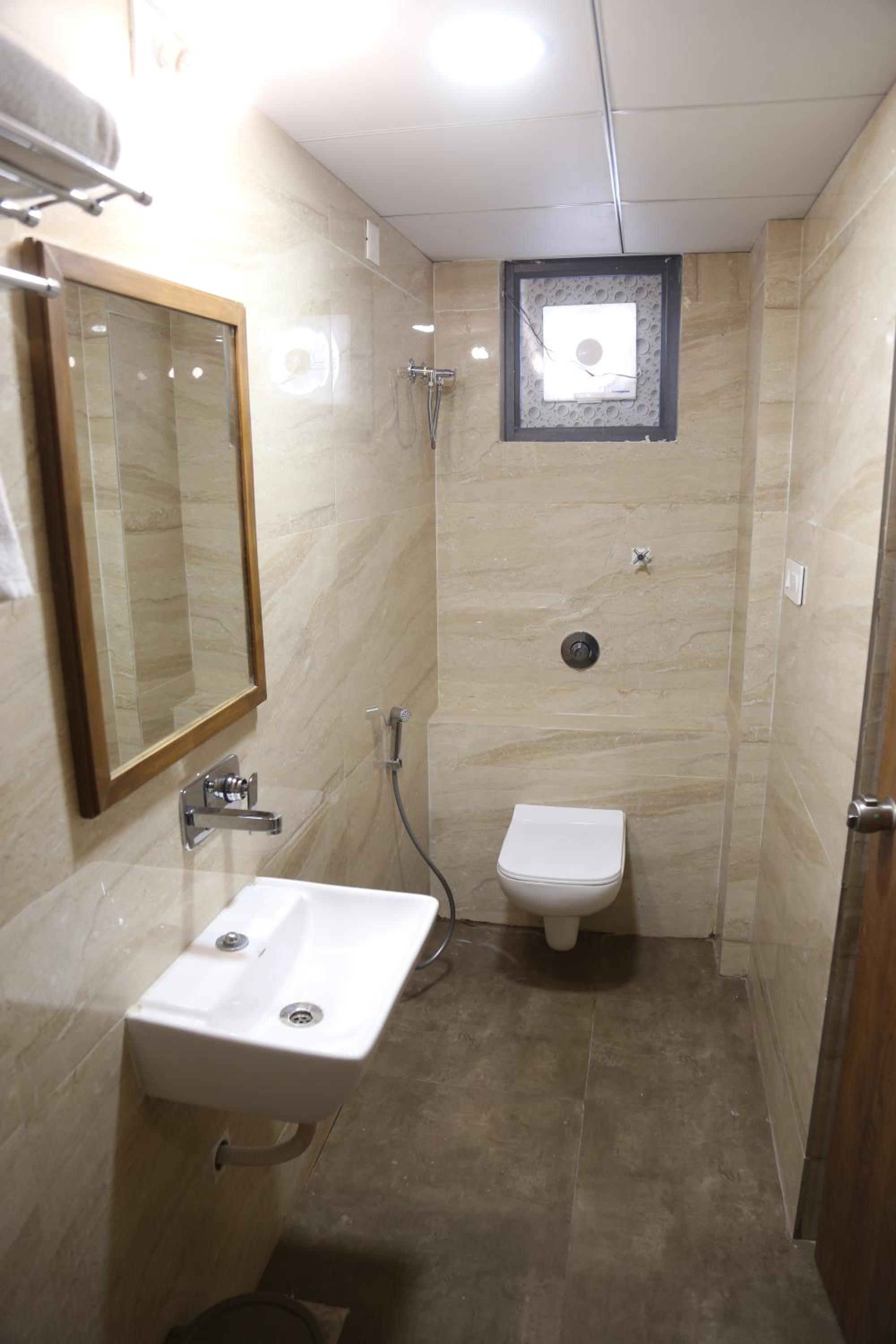 Twin Room - Photo 5