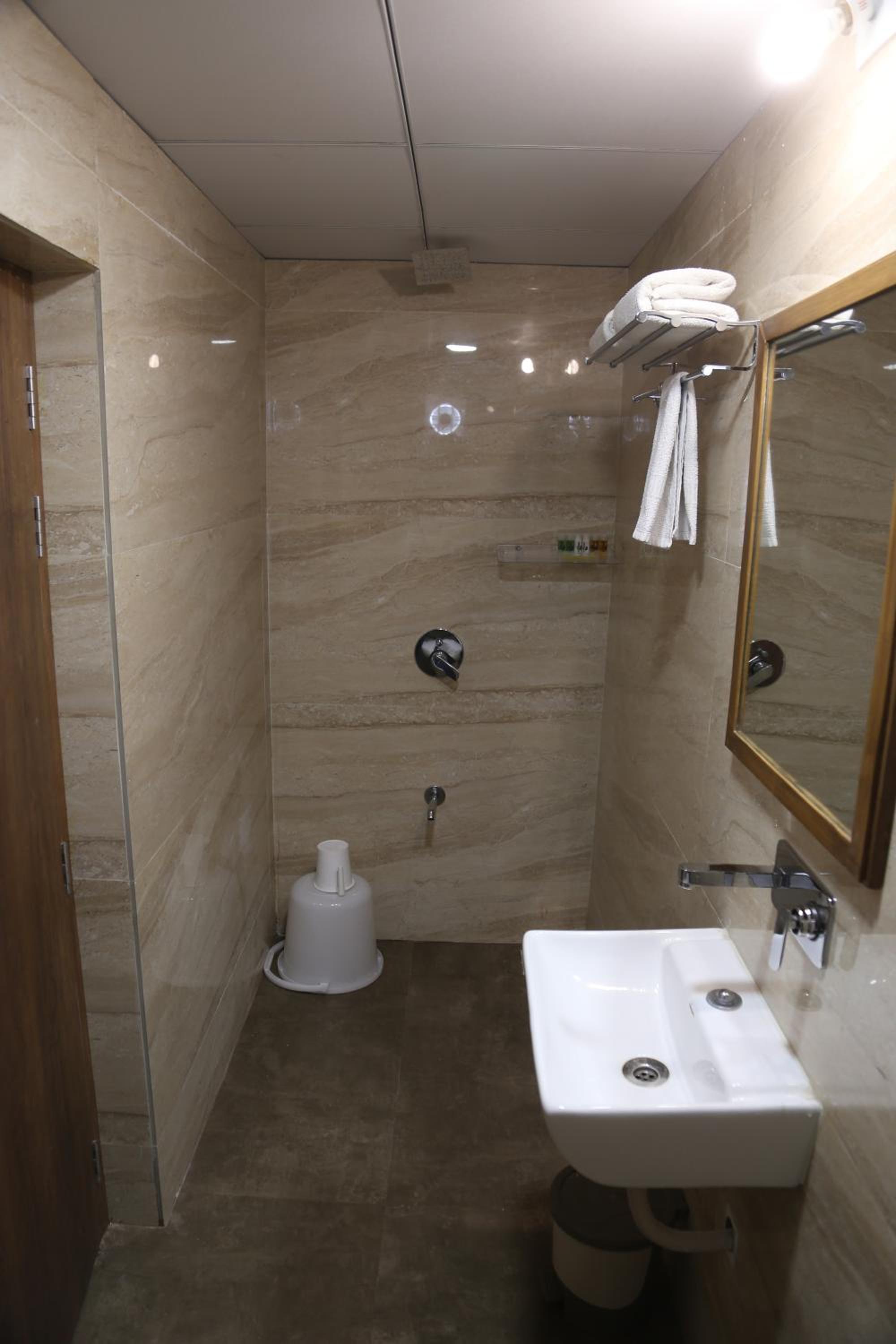 Twin Room - Photo 4