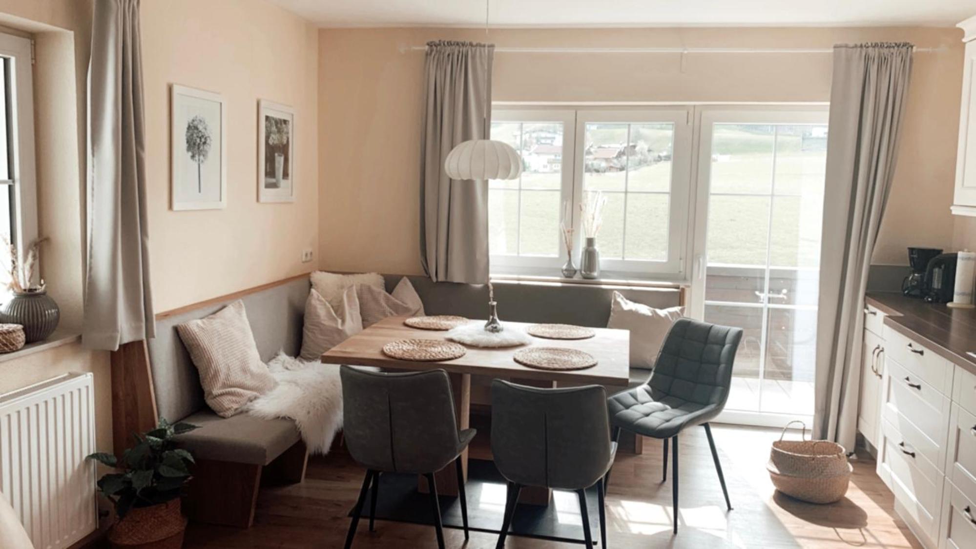 Two-Bedroom Apartment with Balcony photo 2