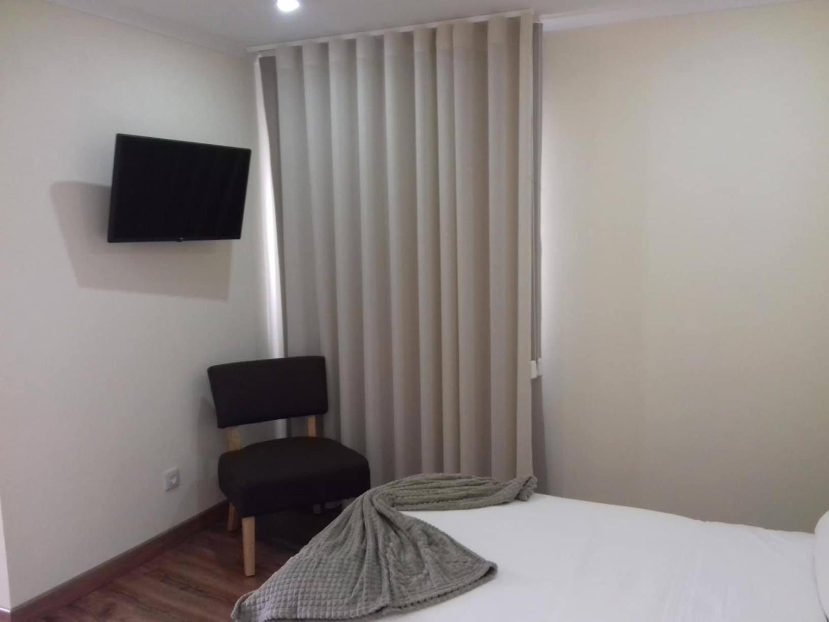 Twin Room - Photo 1