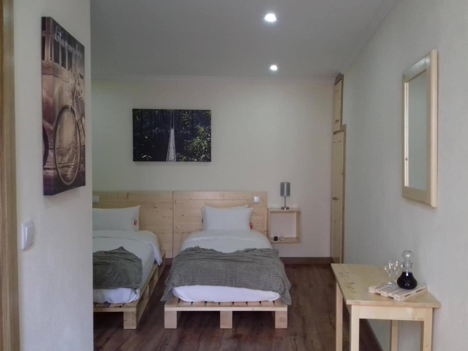 Twin Room - Photo 3