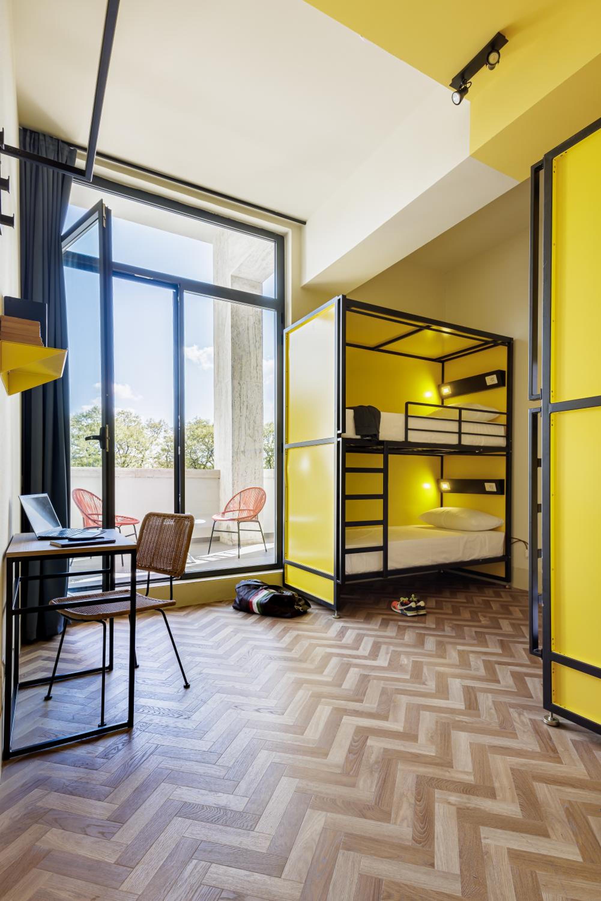 Bed in 4-Bed Mixed Dormitory Room photo 2