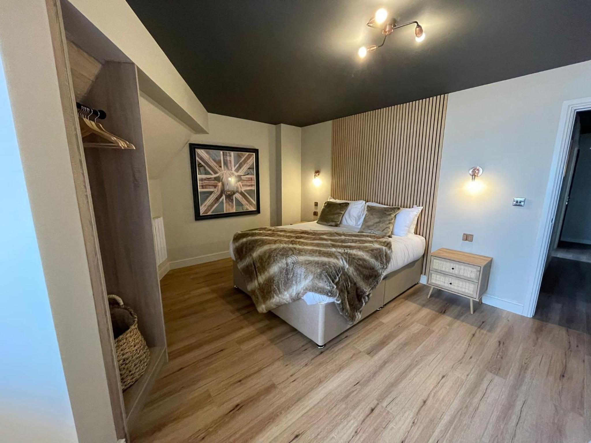 Two-Bedroom Apartment - Photo 9