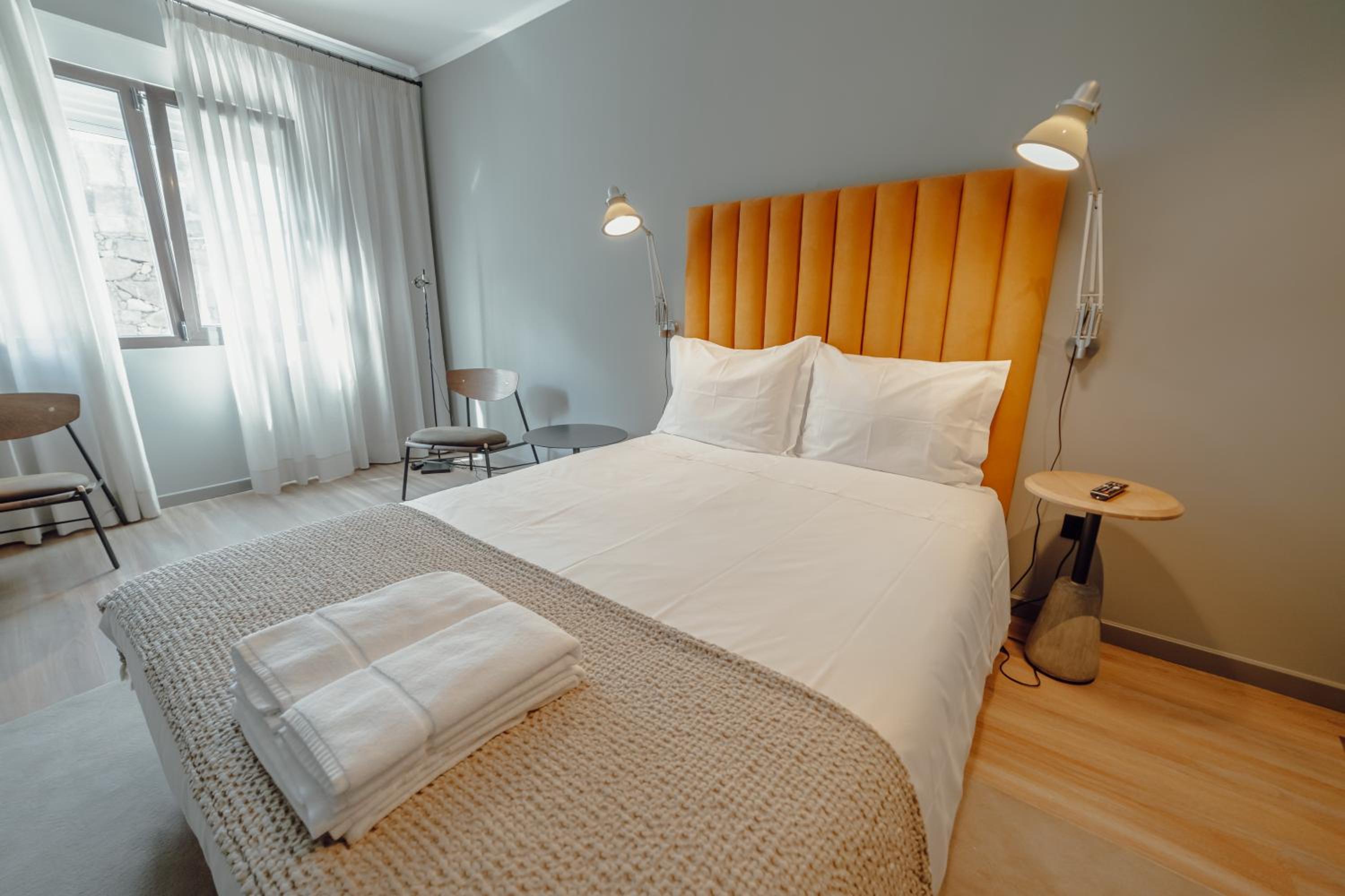 Deluxe Room (2 Adults + 1 Child)