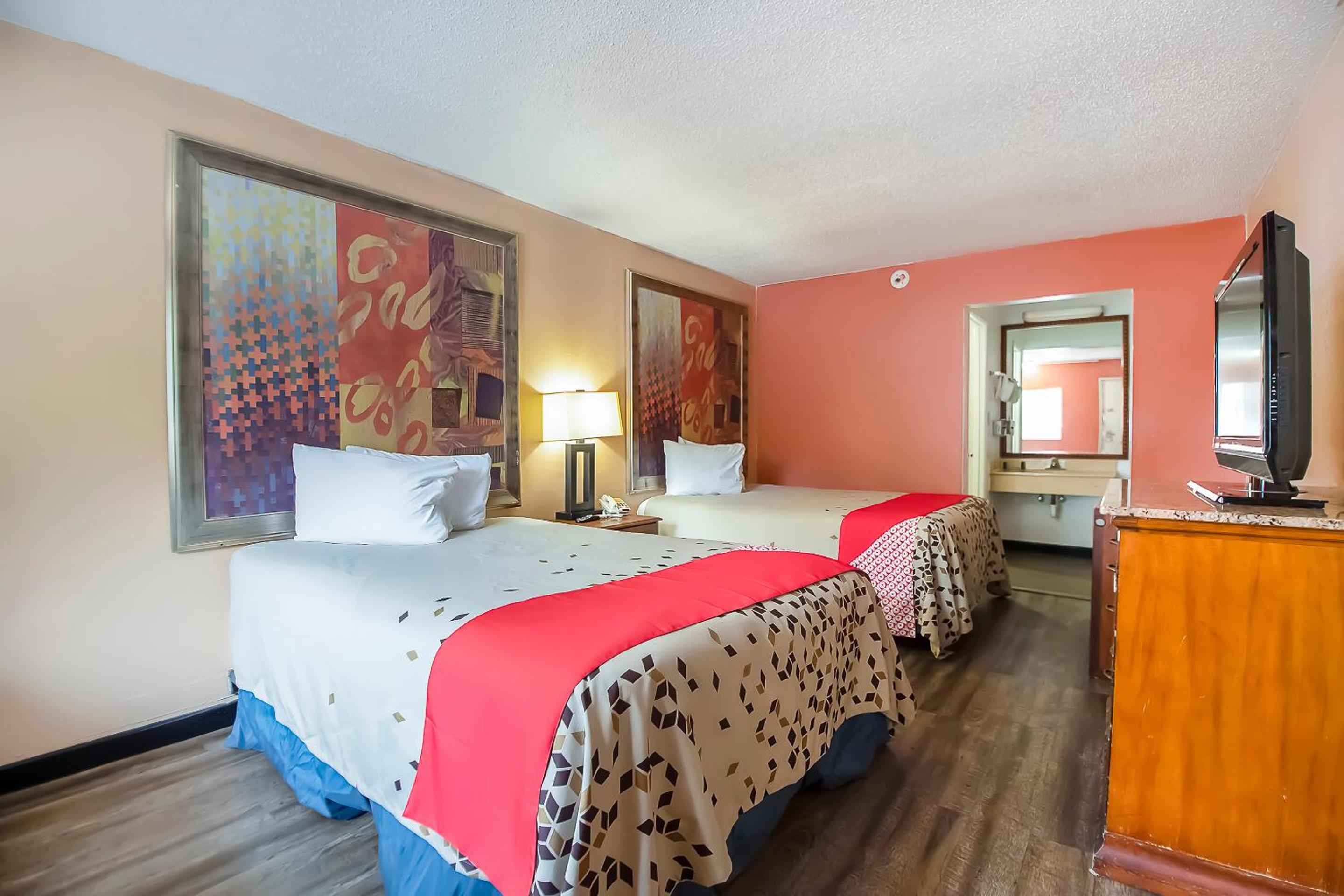 Premium 2 Queen Bed - Photo 3