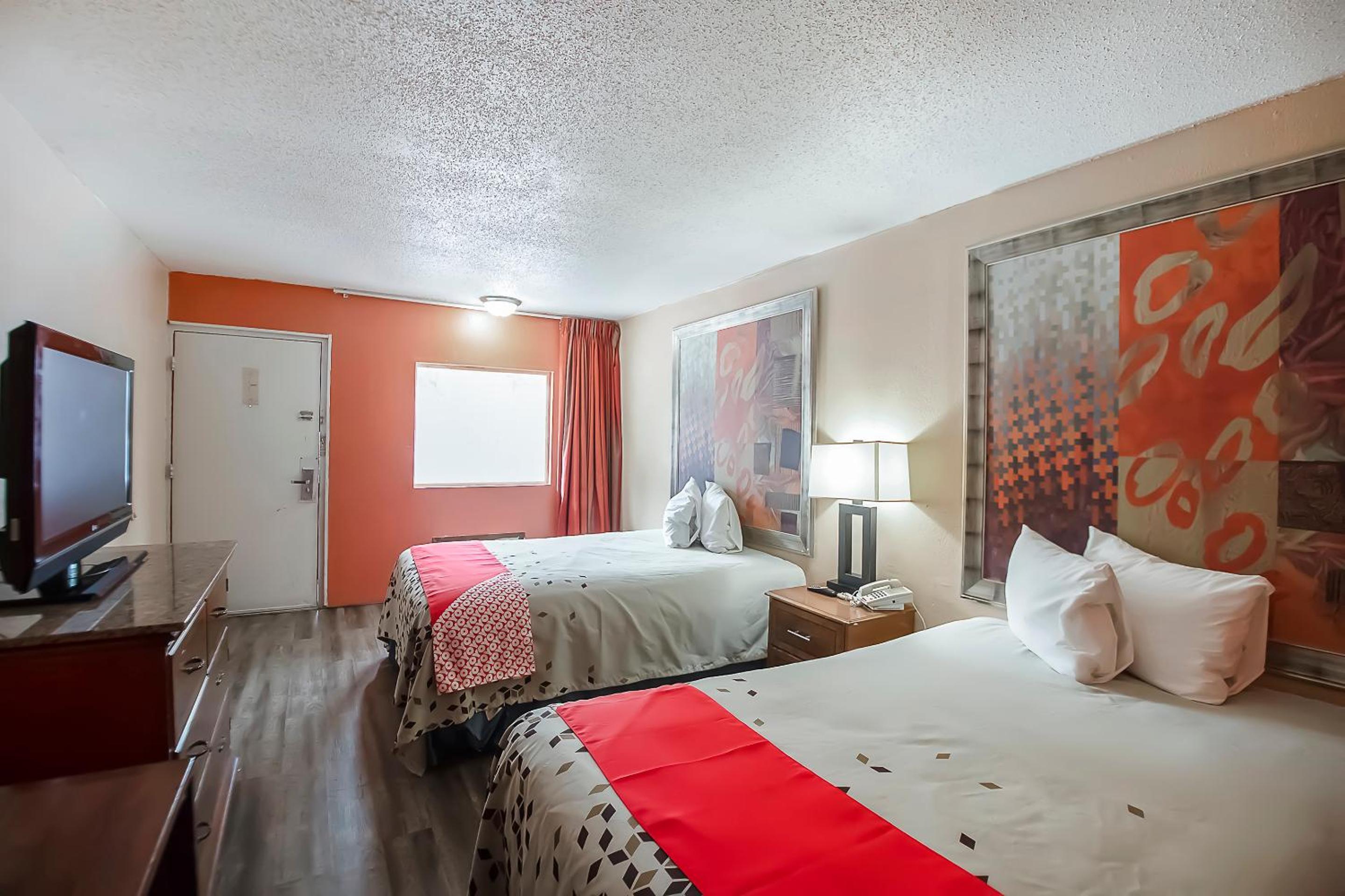 Premium 2 Queen Bed - Photo 1