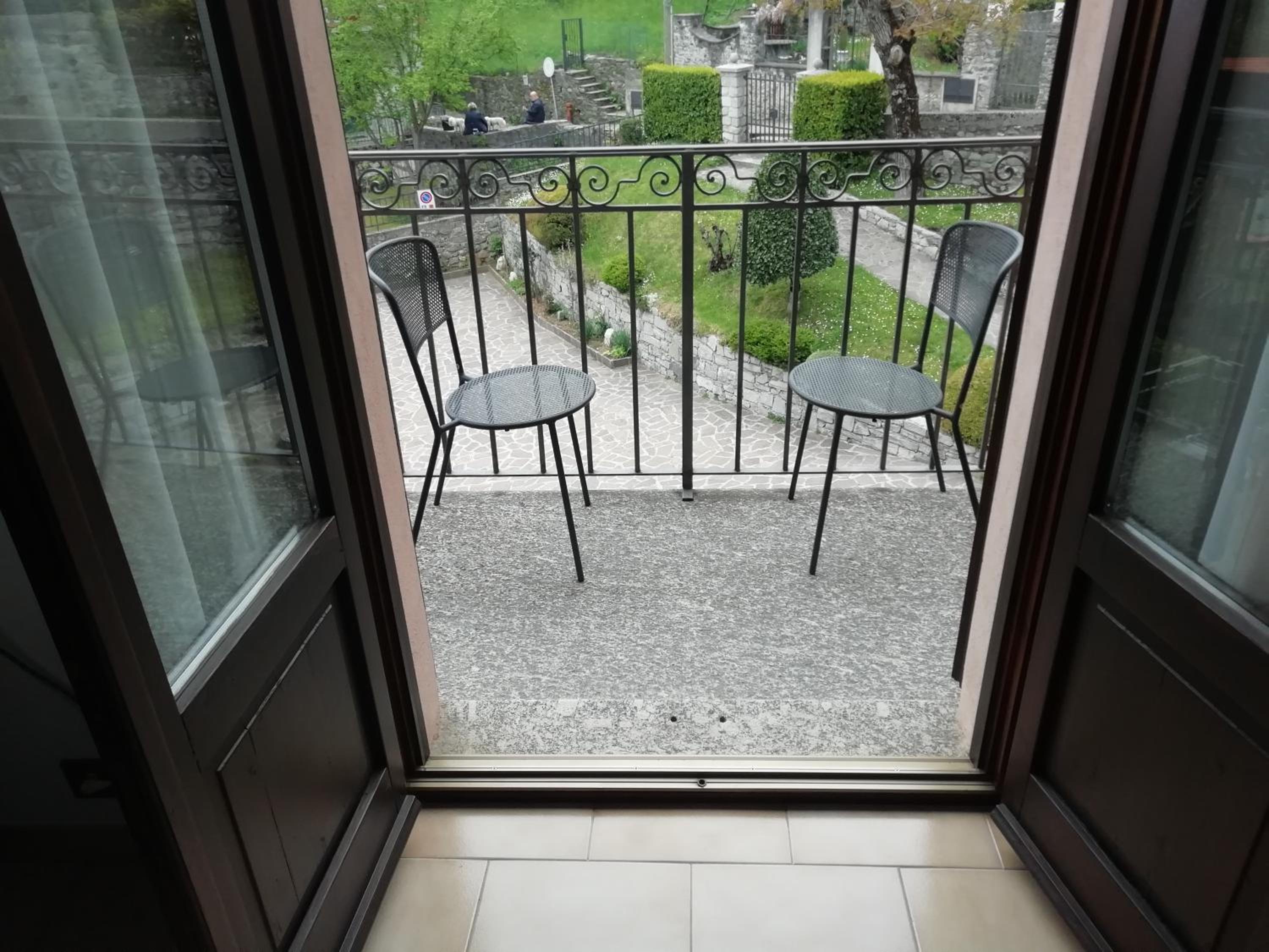 Double or Twin Room with Balcony photo 2