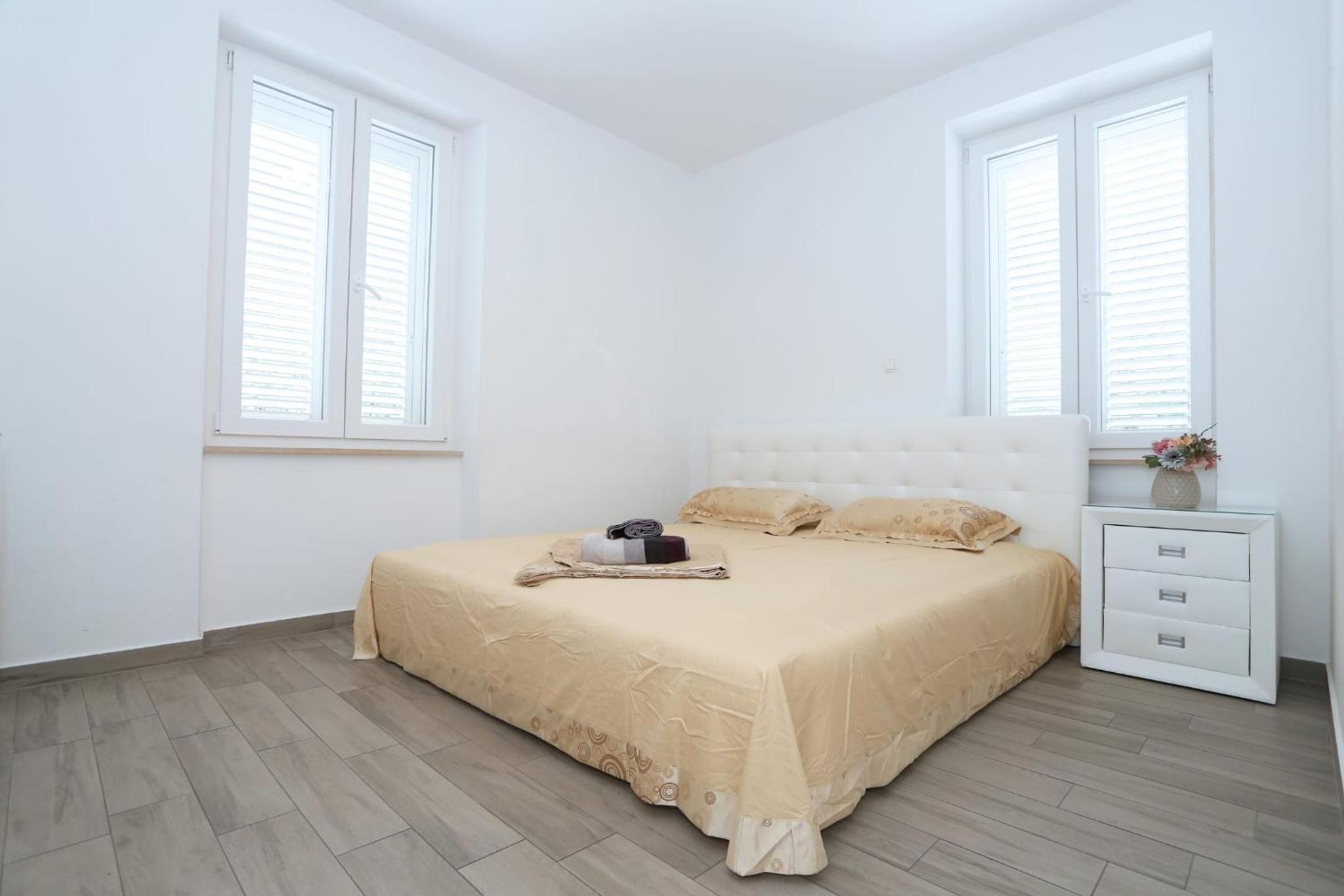 Double or Twin Room with Bathroom - Photo 1