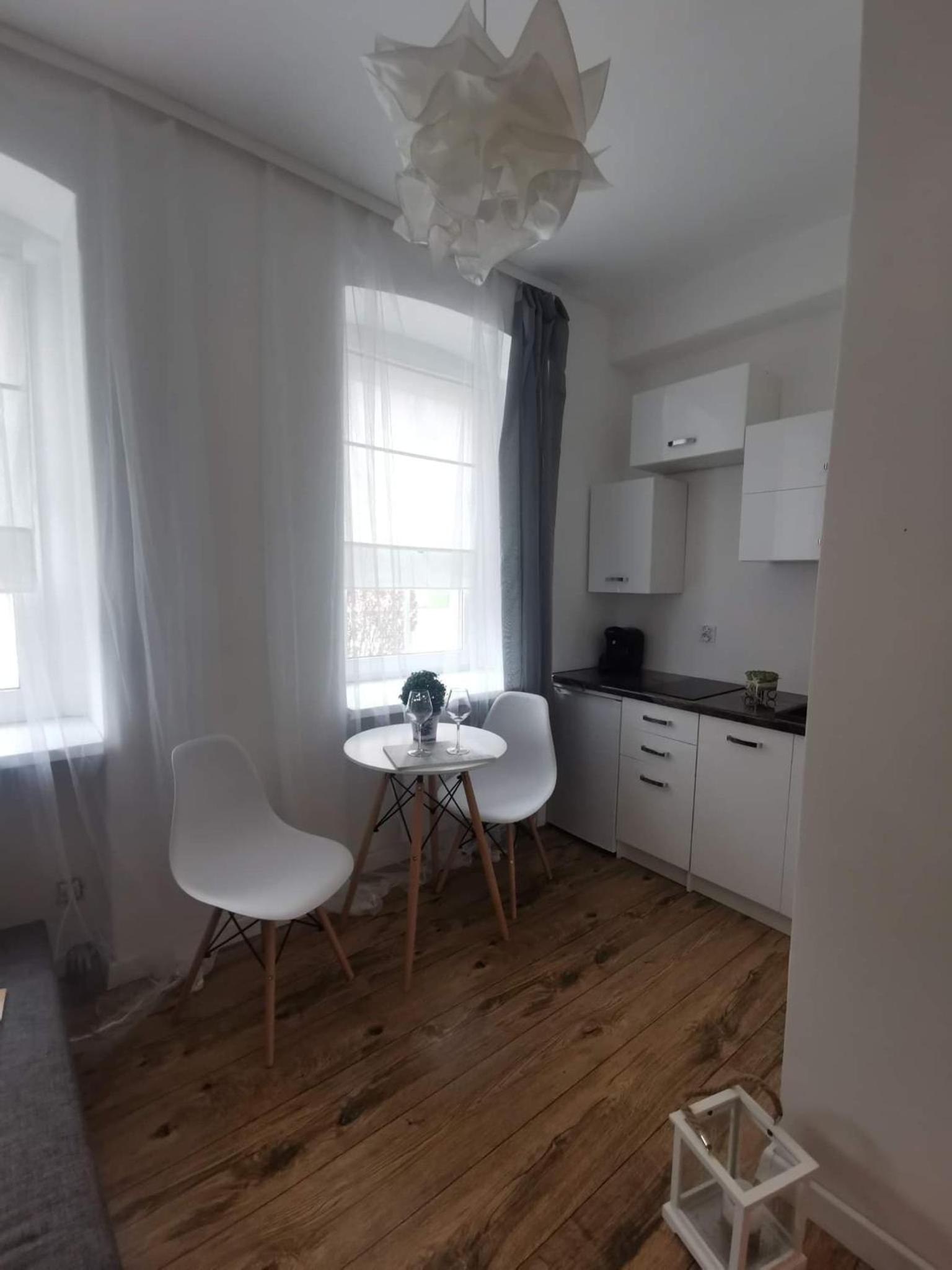 One-Bedroom Apartment - Photo 4