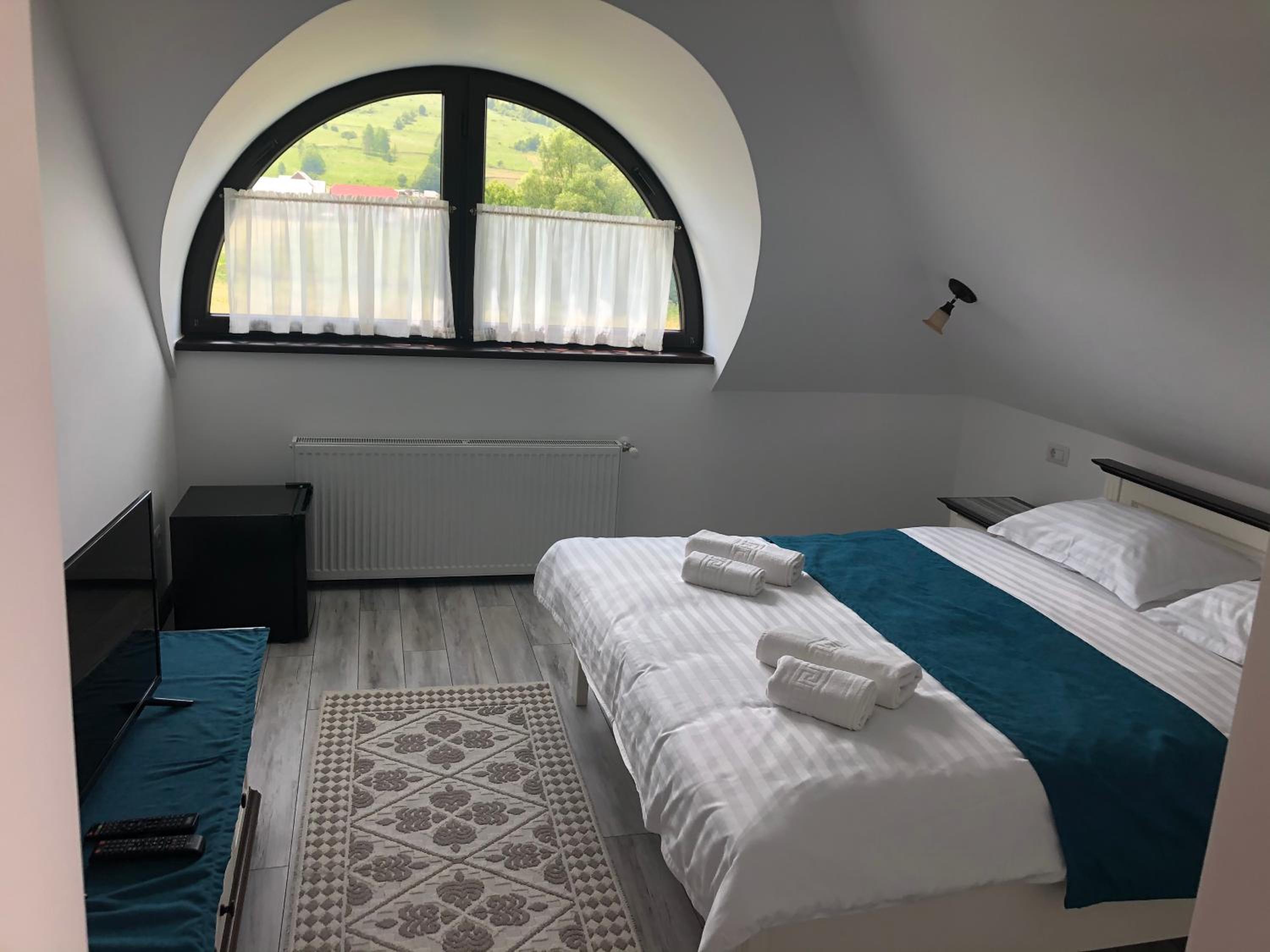 Double Room with Private Bathroom - Photo 1