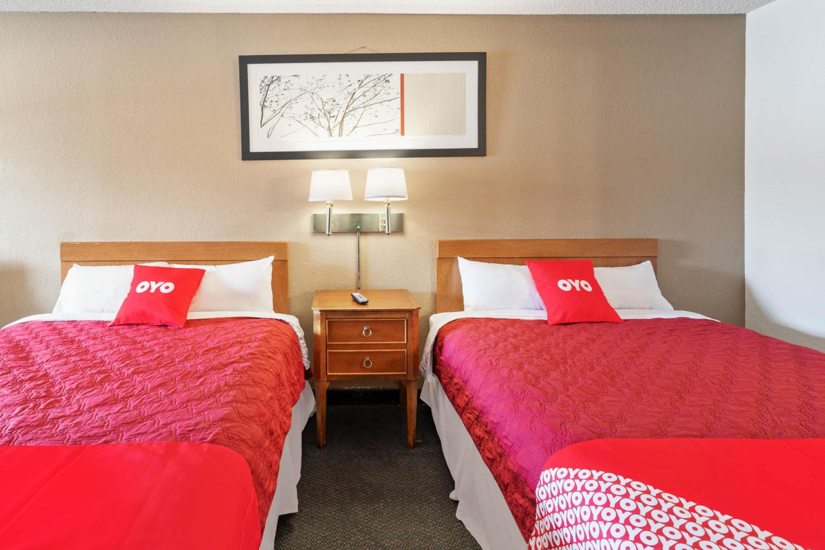 Queen Room with Two Queen Beds - Photo 10