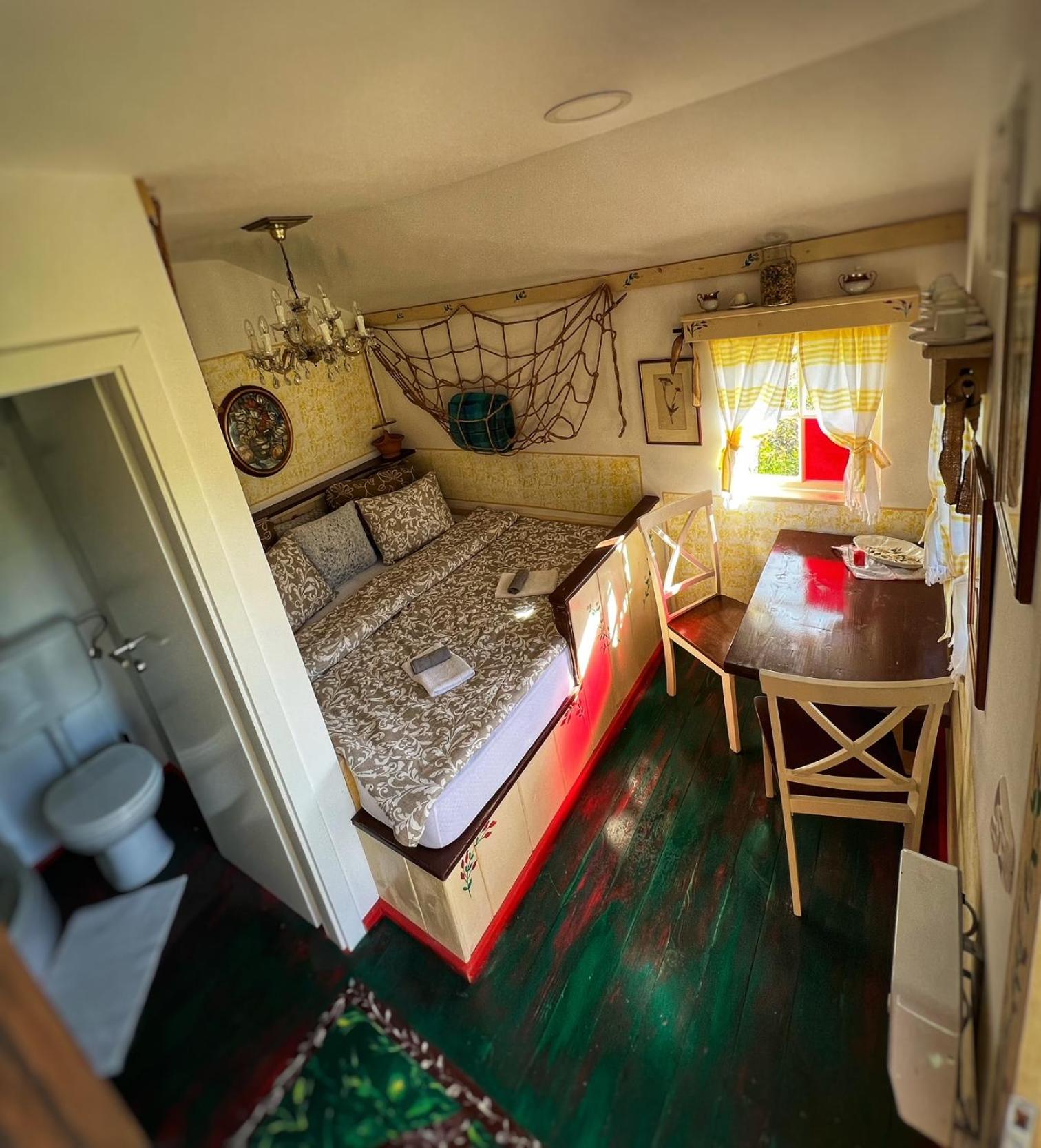 Small One-Bedroom House with Terrace photo 3