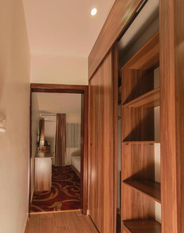 Deluxe Double Room (2 Adults + 1 Child)