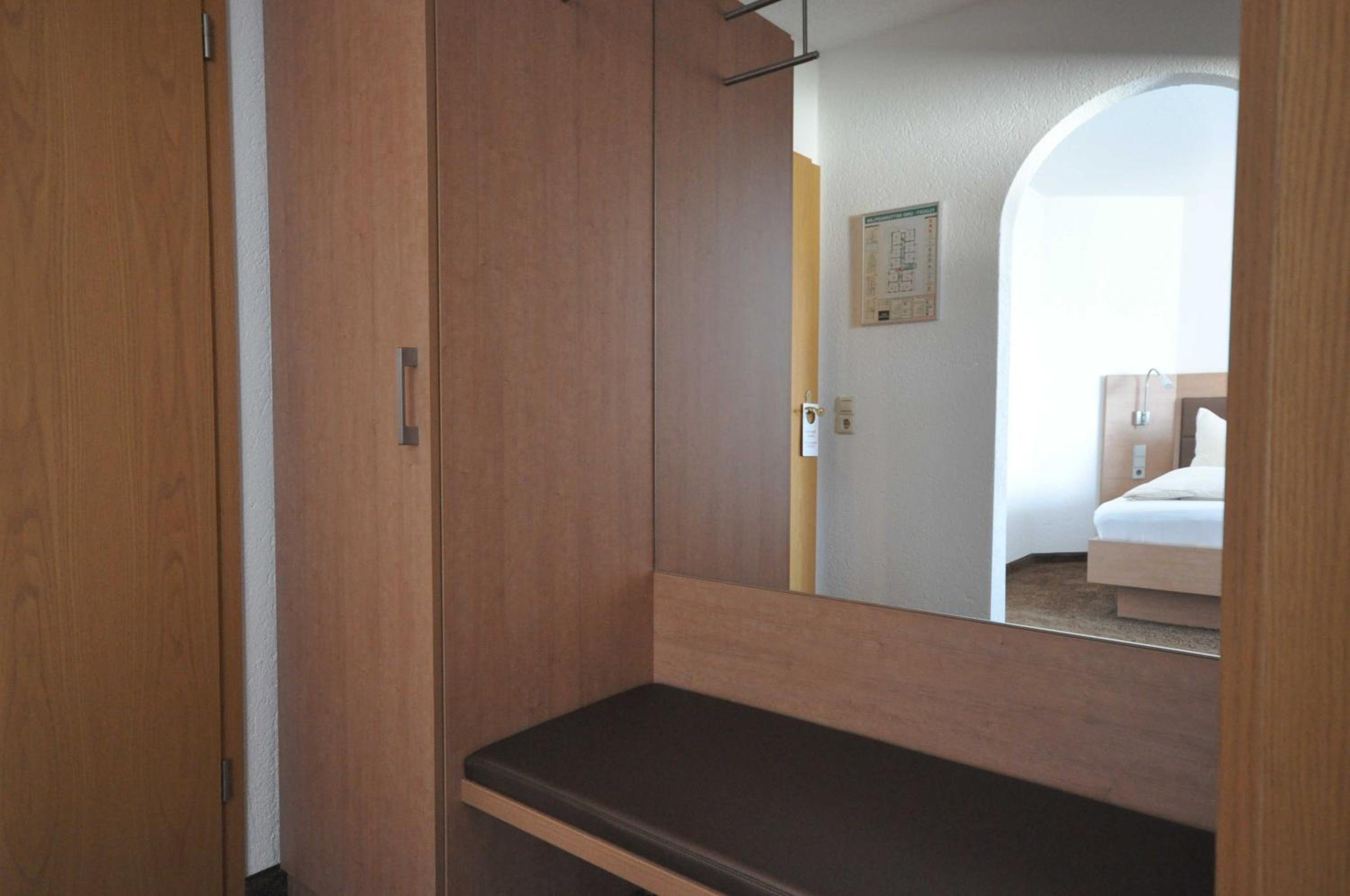 Double Room - Photo 9