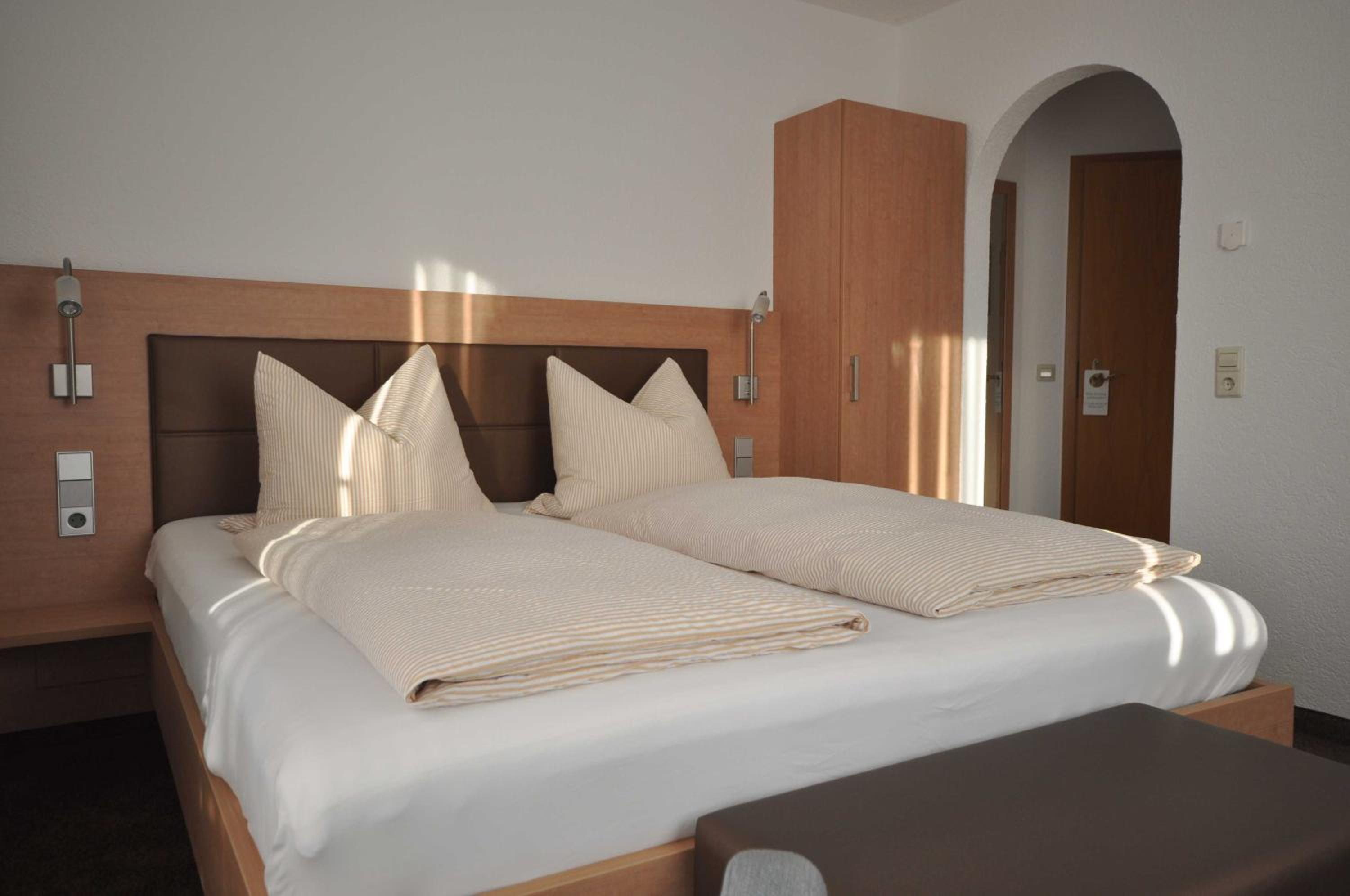 Double Room - Photo 7