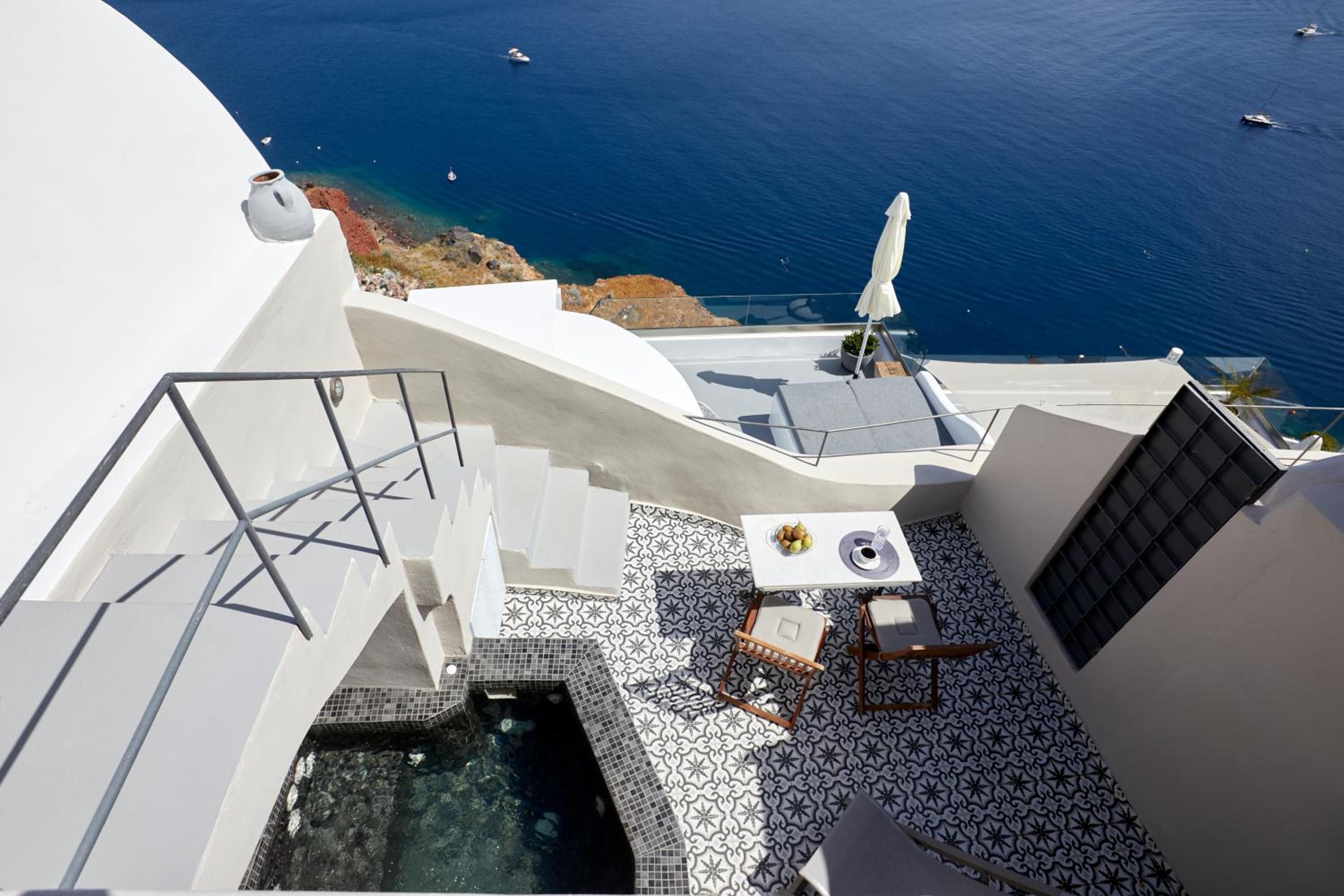 Amaya Felicity Villa with Caldera View & Outdoor Hot Tub photo 2