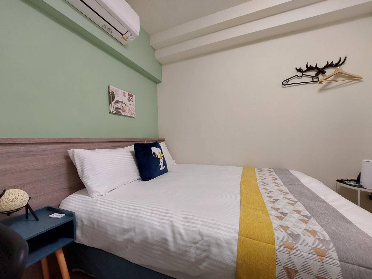 Double Room with Shared Bathroom photo 1