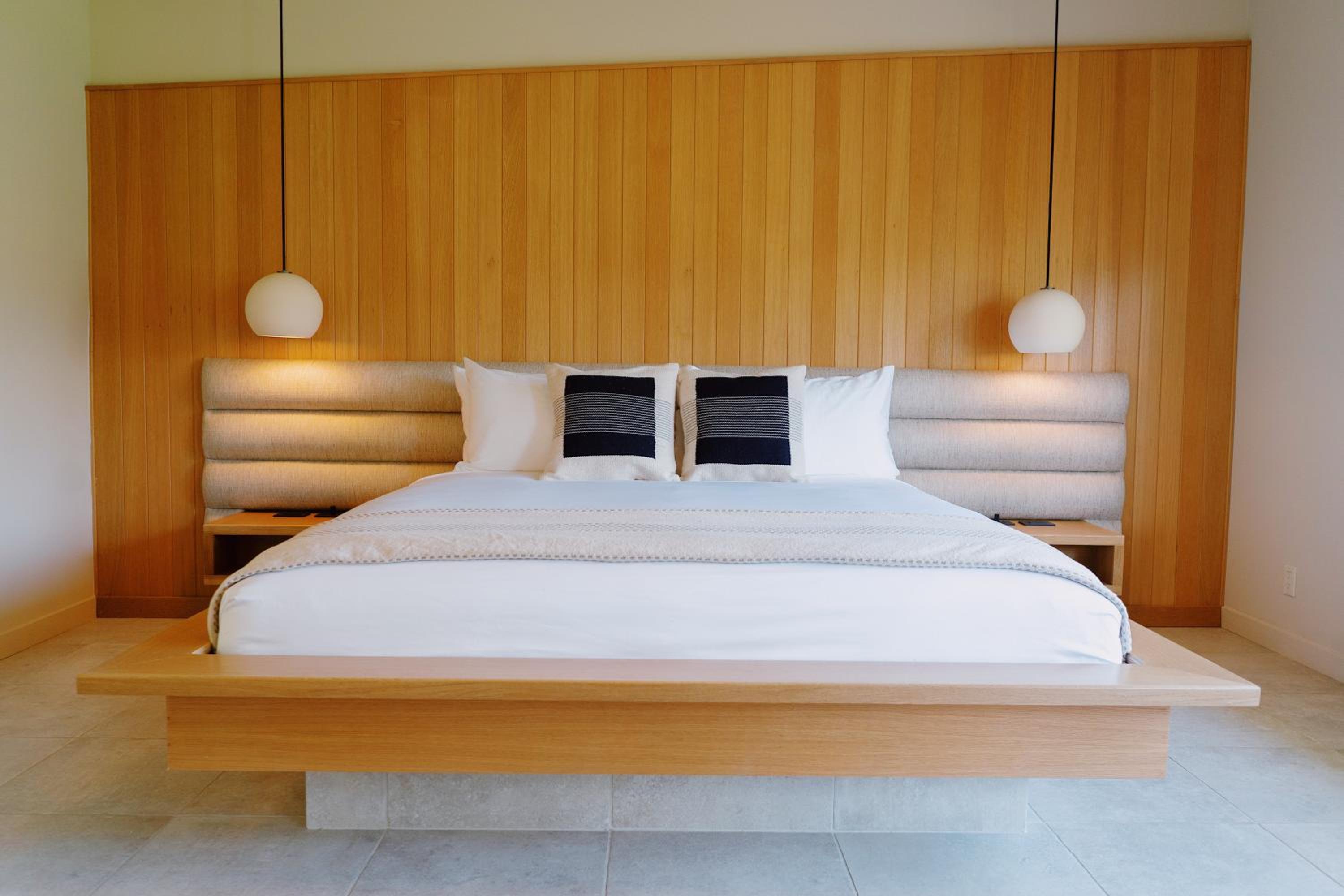 Deluxe King Room - Photo 4