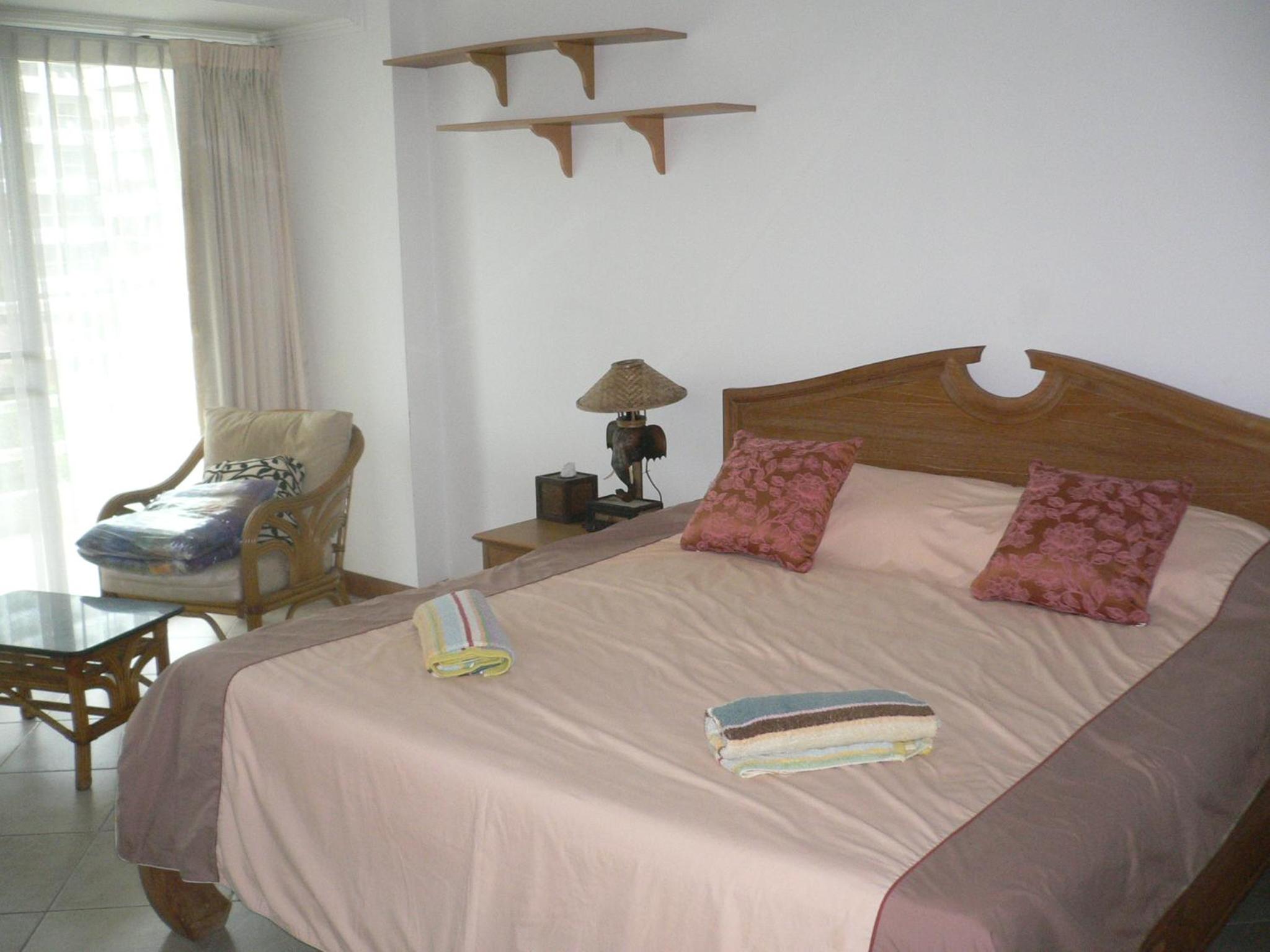 Studio Apartment photo 1