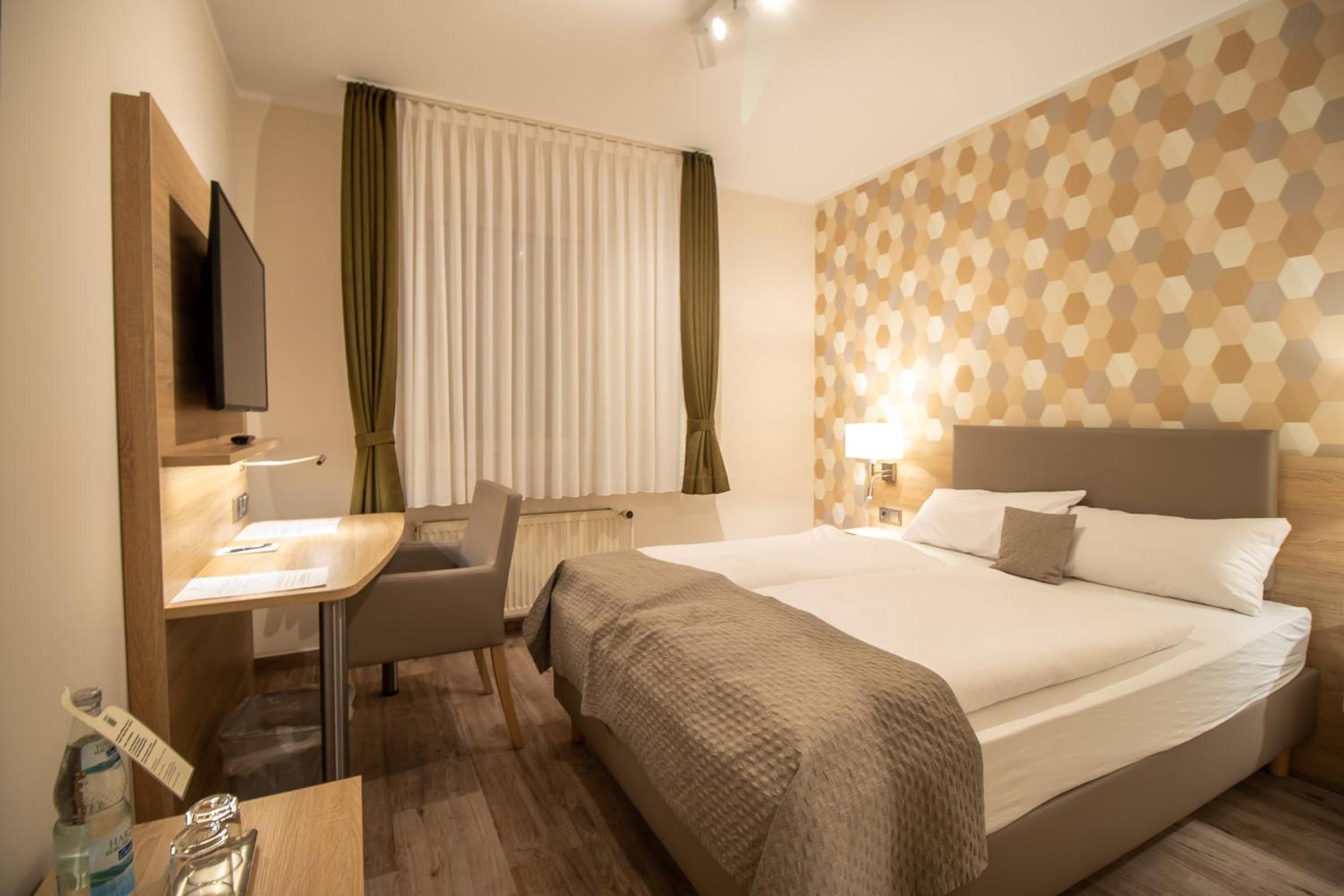 Small Double Room photo 1