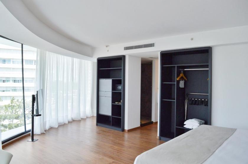 Superior King Room photo 2