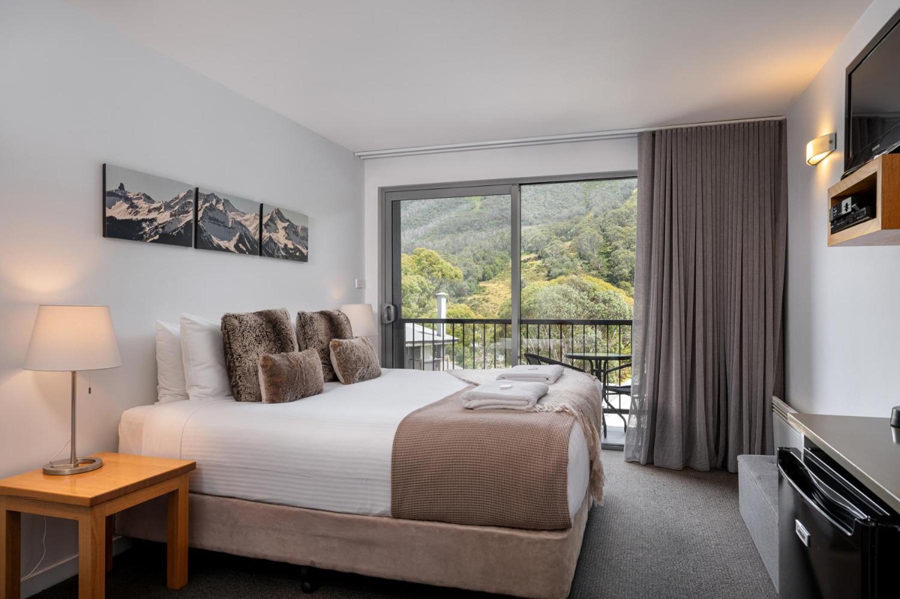 Studio Apartment - 3 night min
