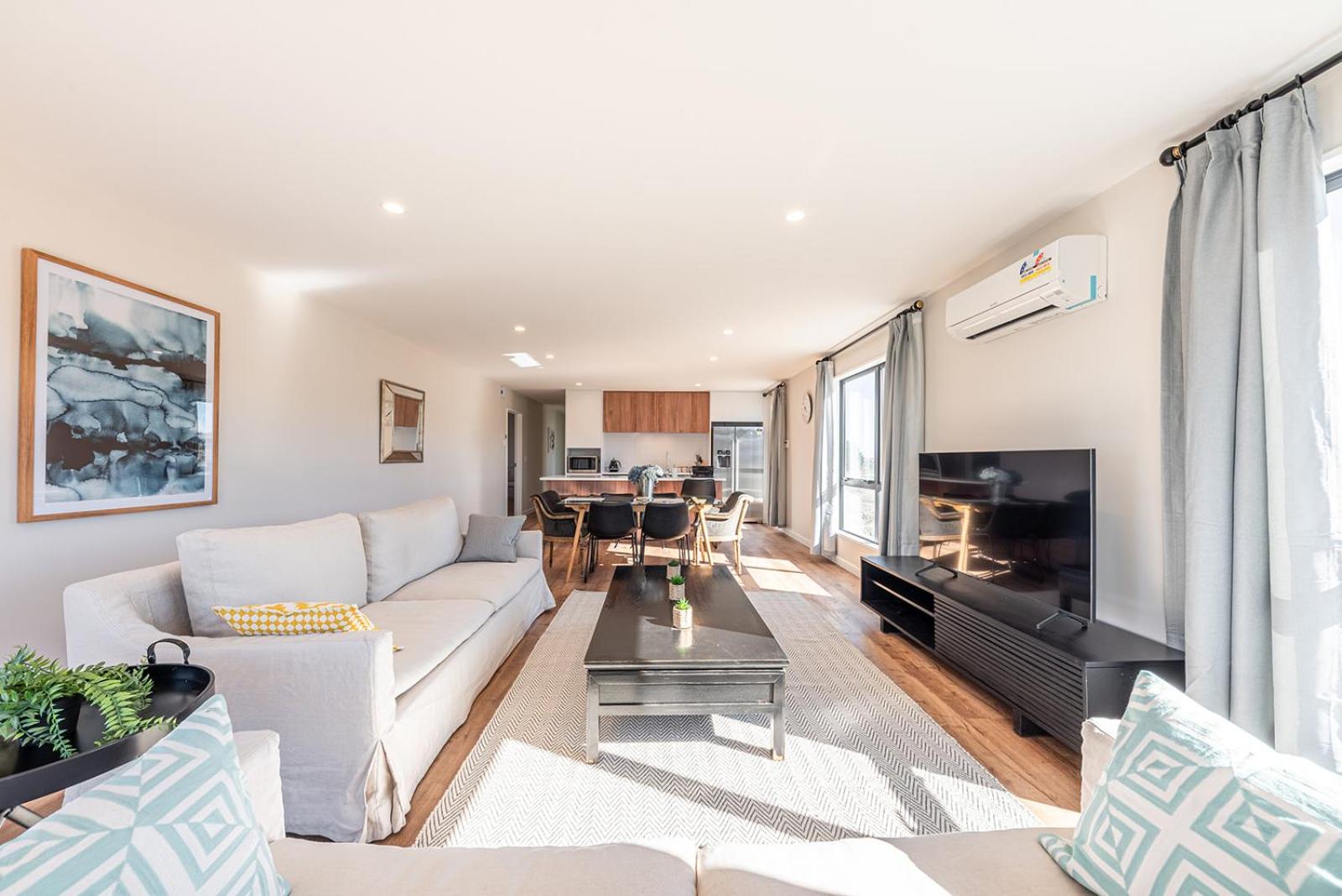 Four-Bedroom House - Photo 6