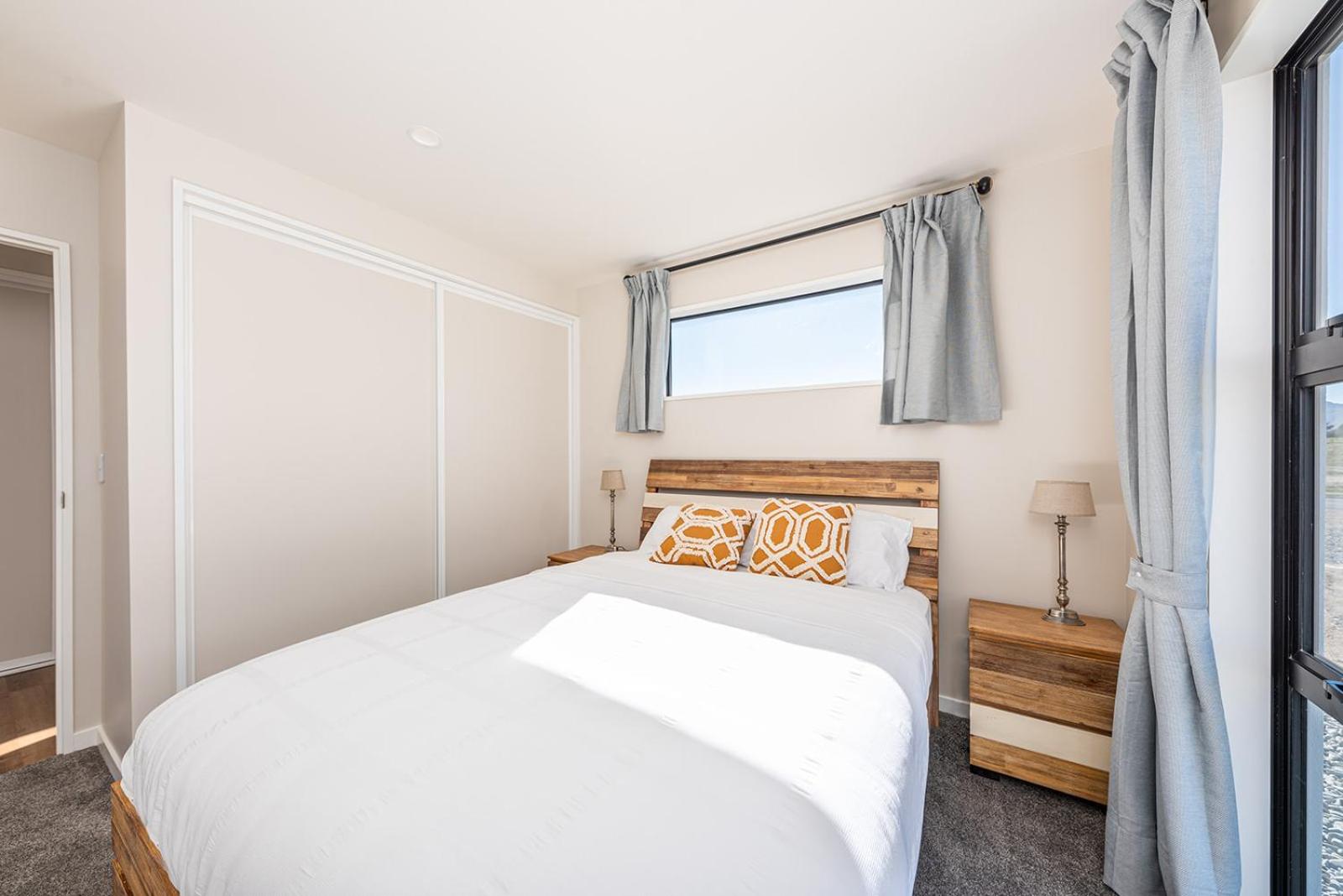 Three-Bedroom House - Photo 6