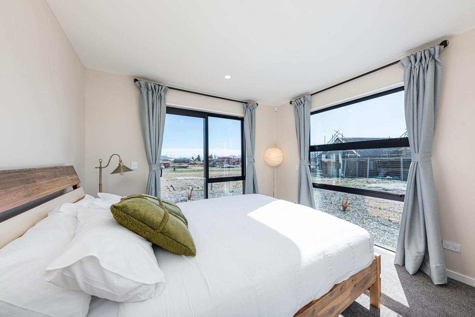 Three-Bedroom House - Photo 19