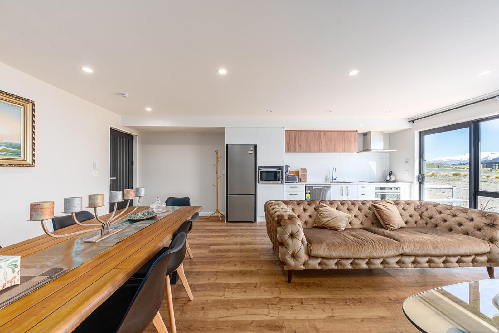 Three-Bedroom House - Photo 3