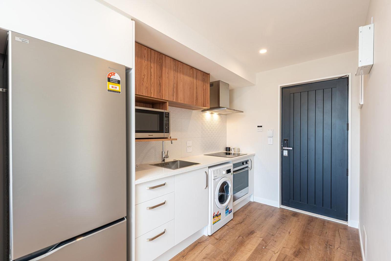 Two-Bedroom House - Photo 8
