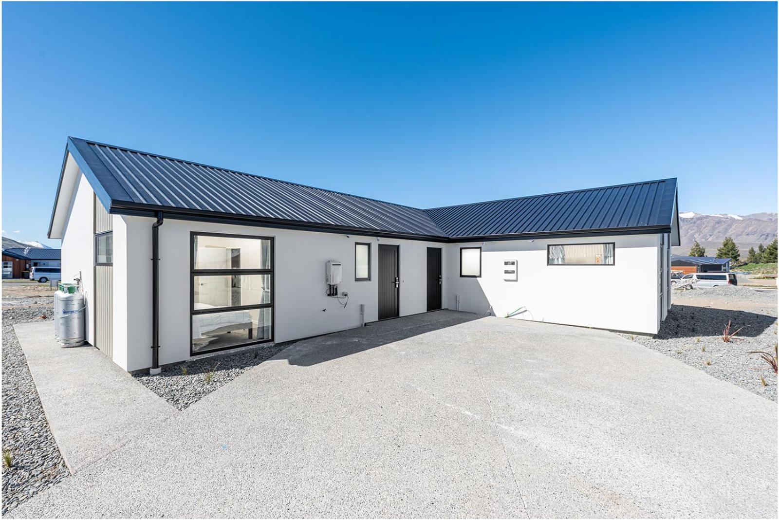 Two-Bedroom House - Photo 9