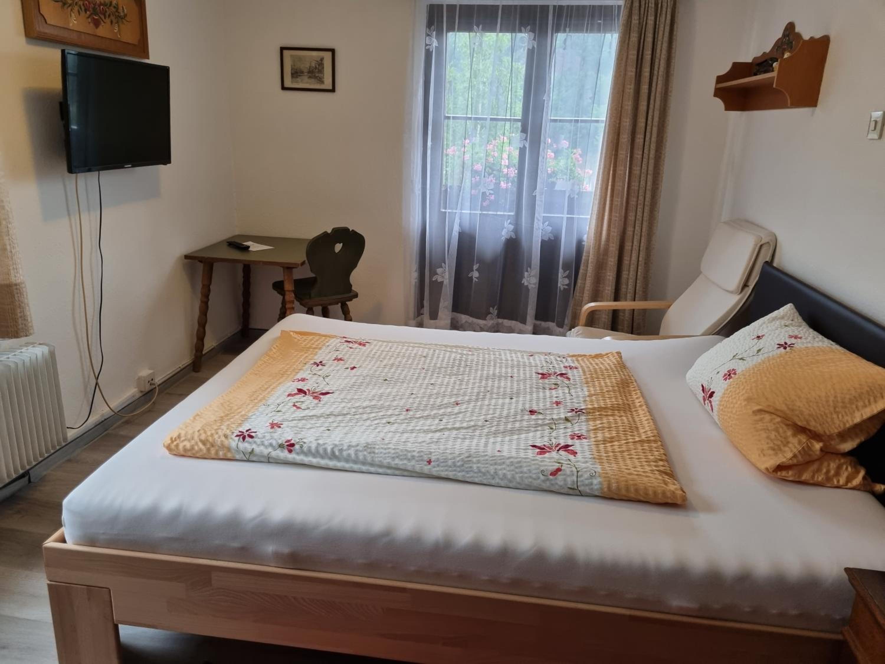 Single Room with External Private Bathroom photo 1