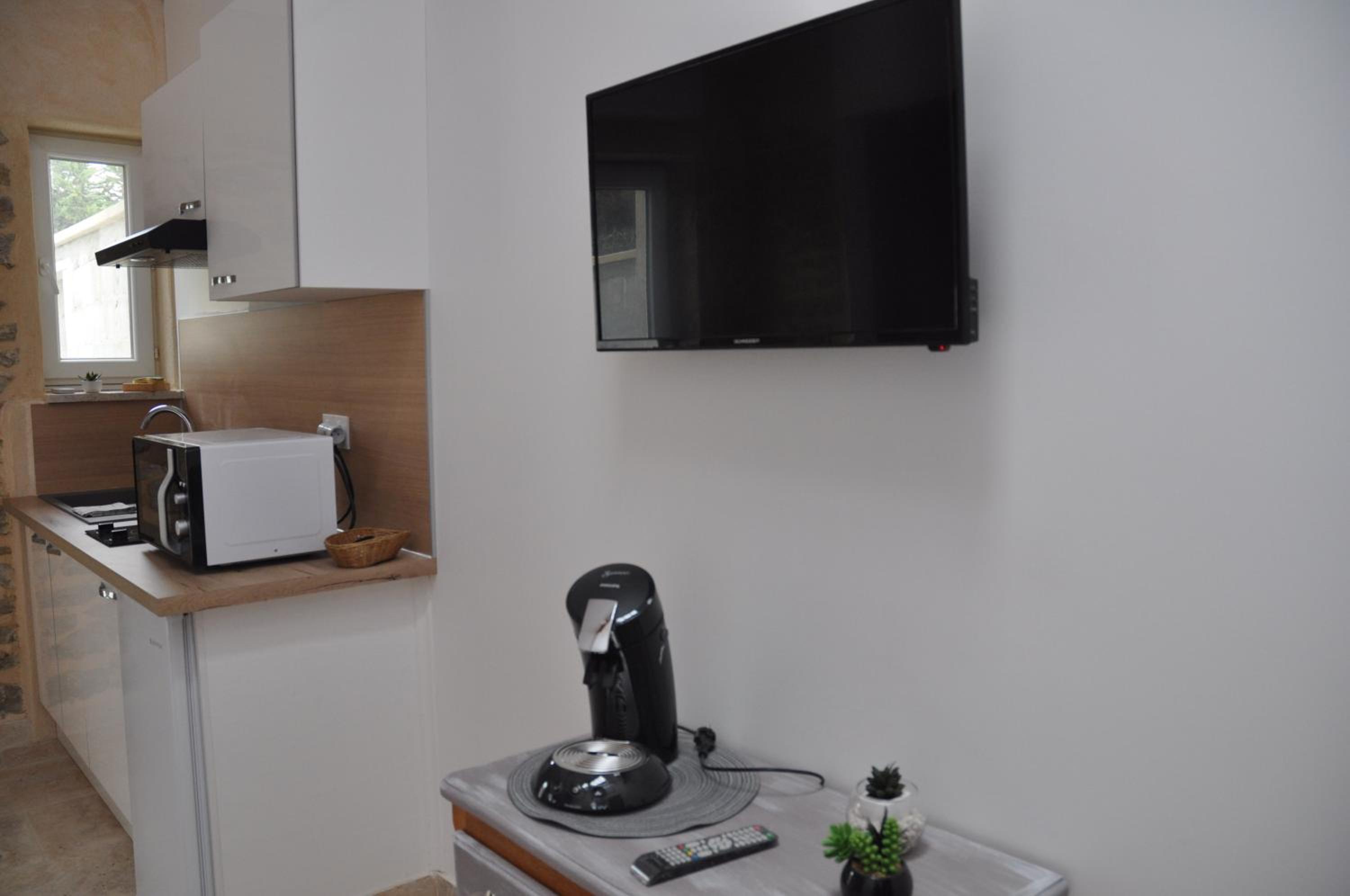 Double Room with Private Bathroom photo 1