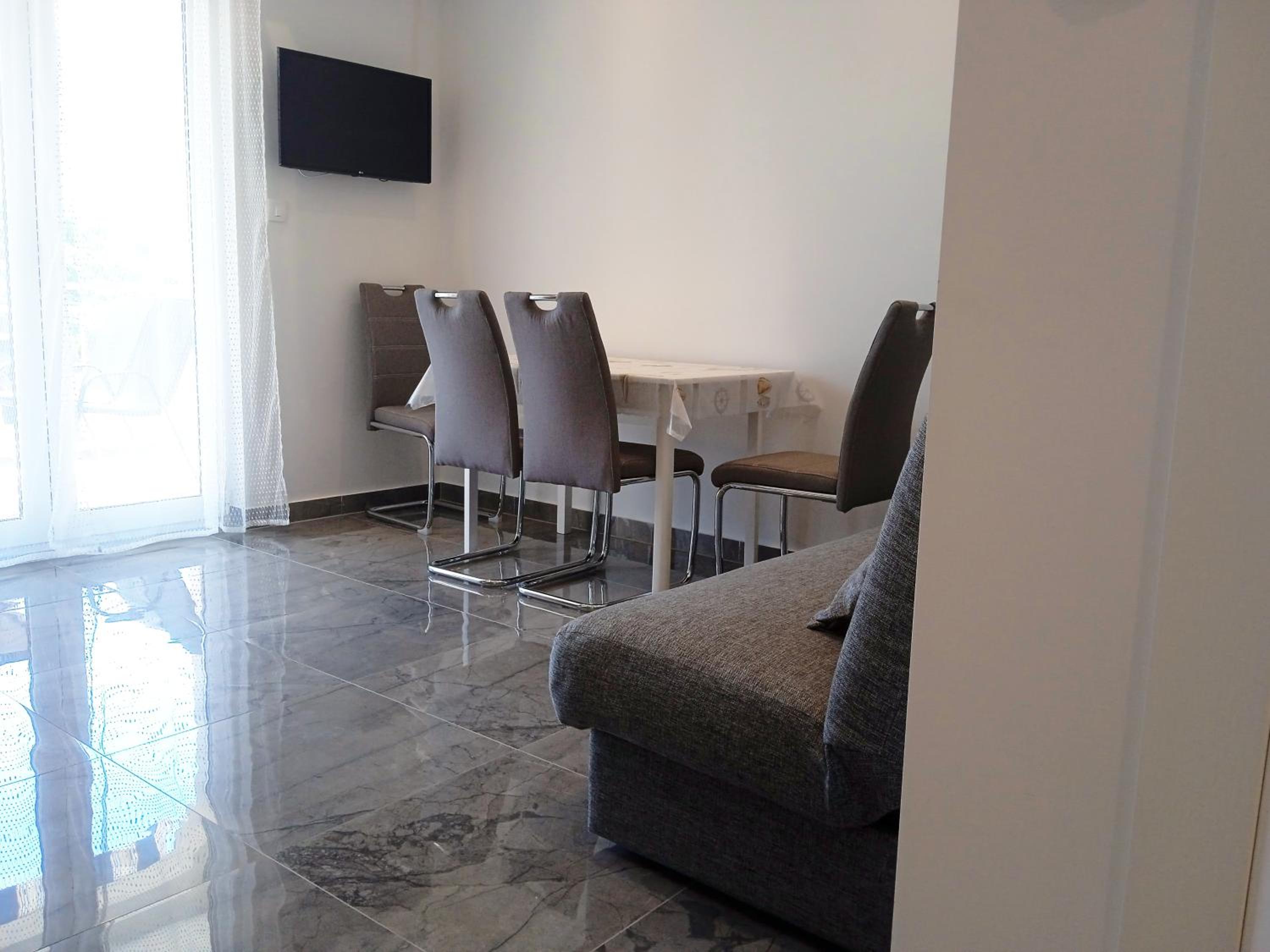 One-Bedroom Apartment - Photo 26