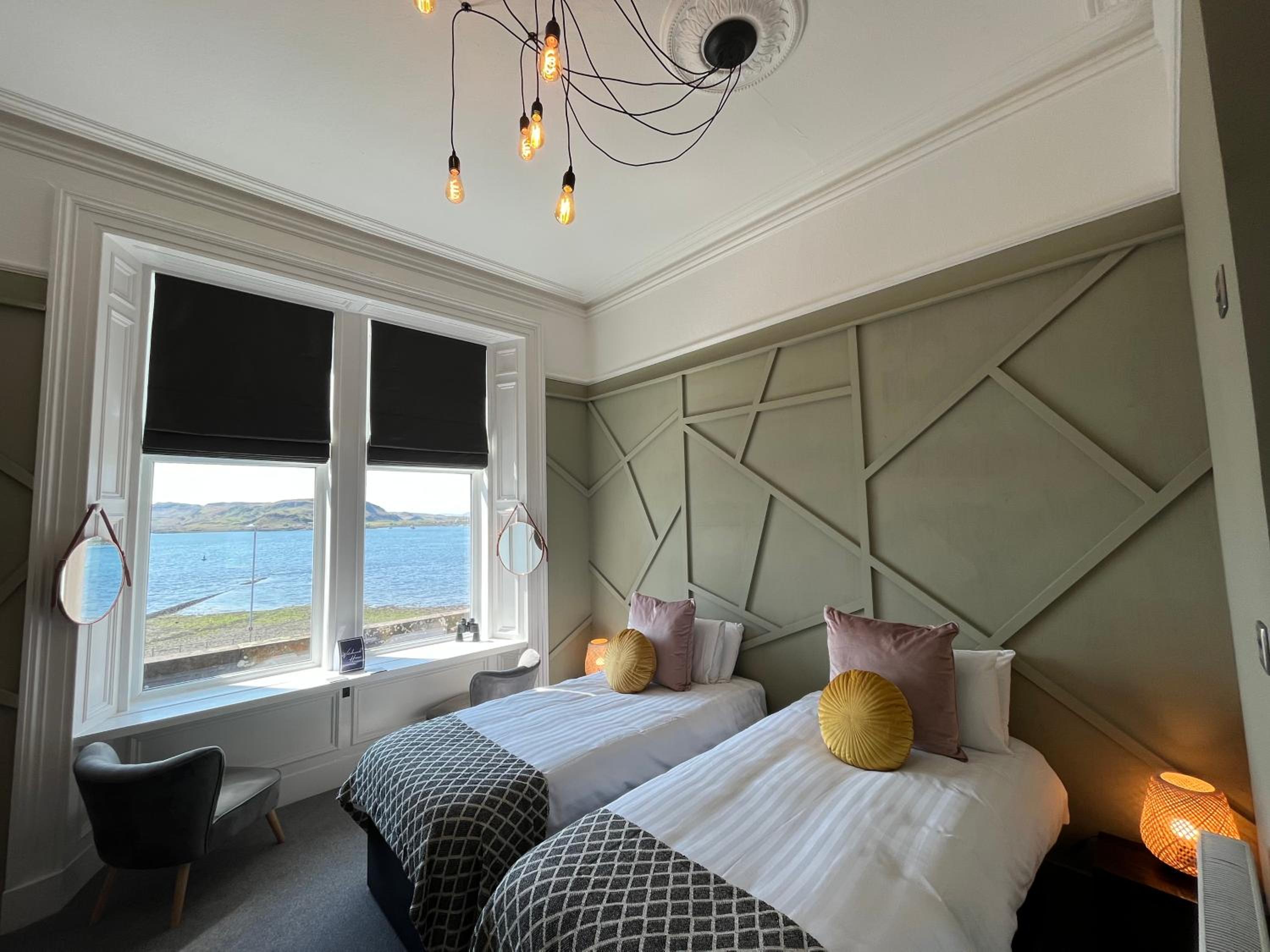Twin Room with Sea View - Photo 6