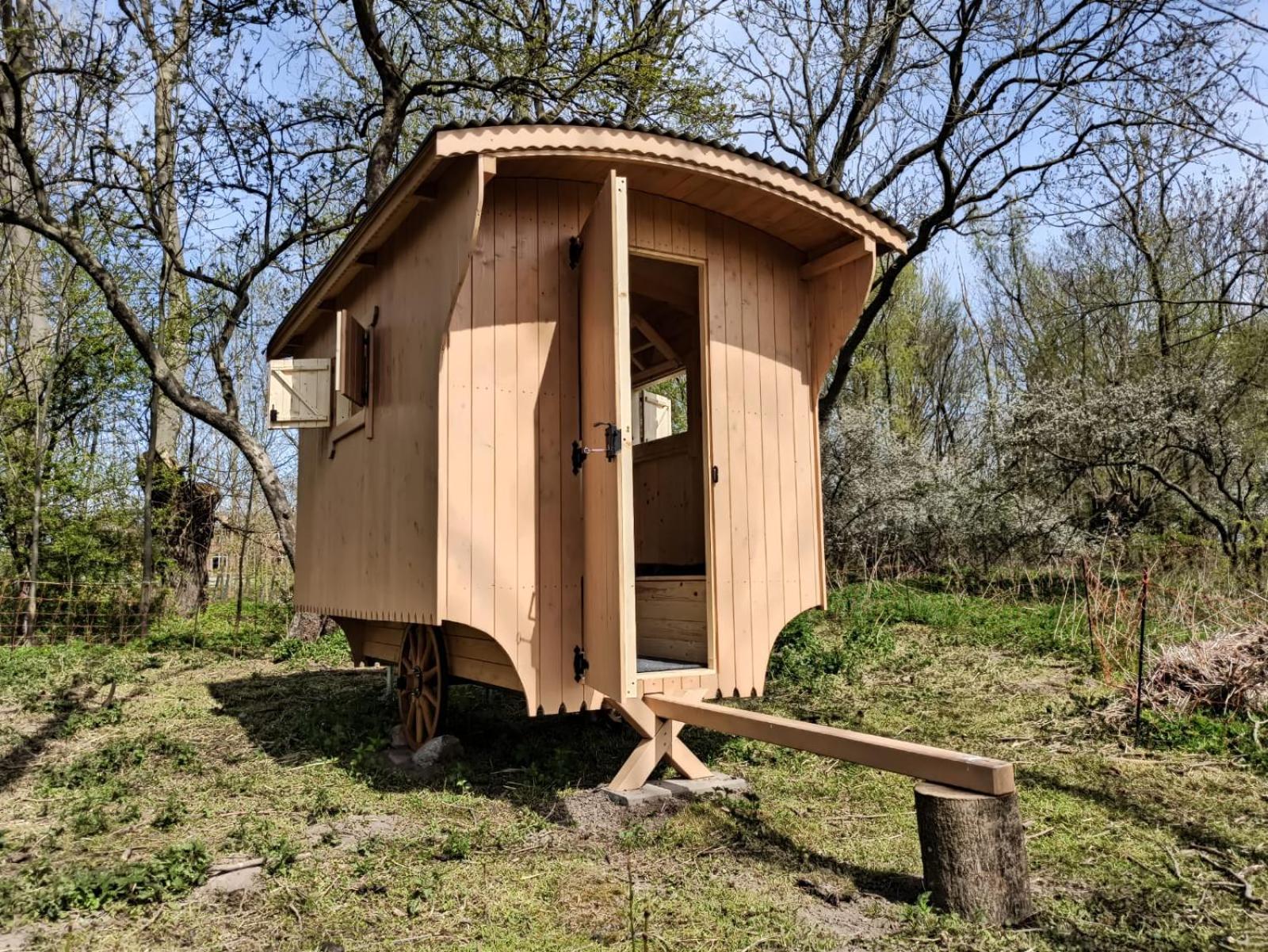 Mobile Home - Photo 3