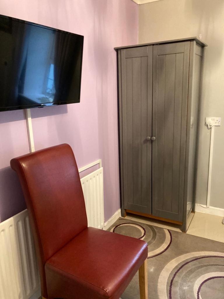 Double Room with Shared Bathroom photo 2