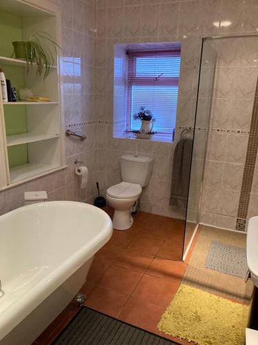 Single Room with Shared Bathroom photo 2