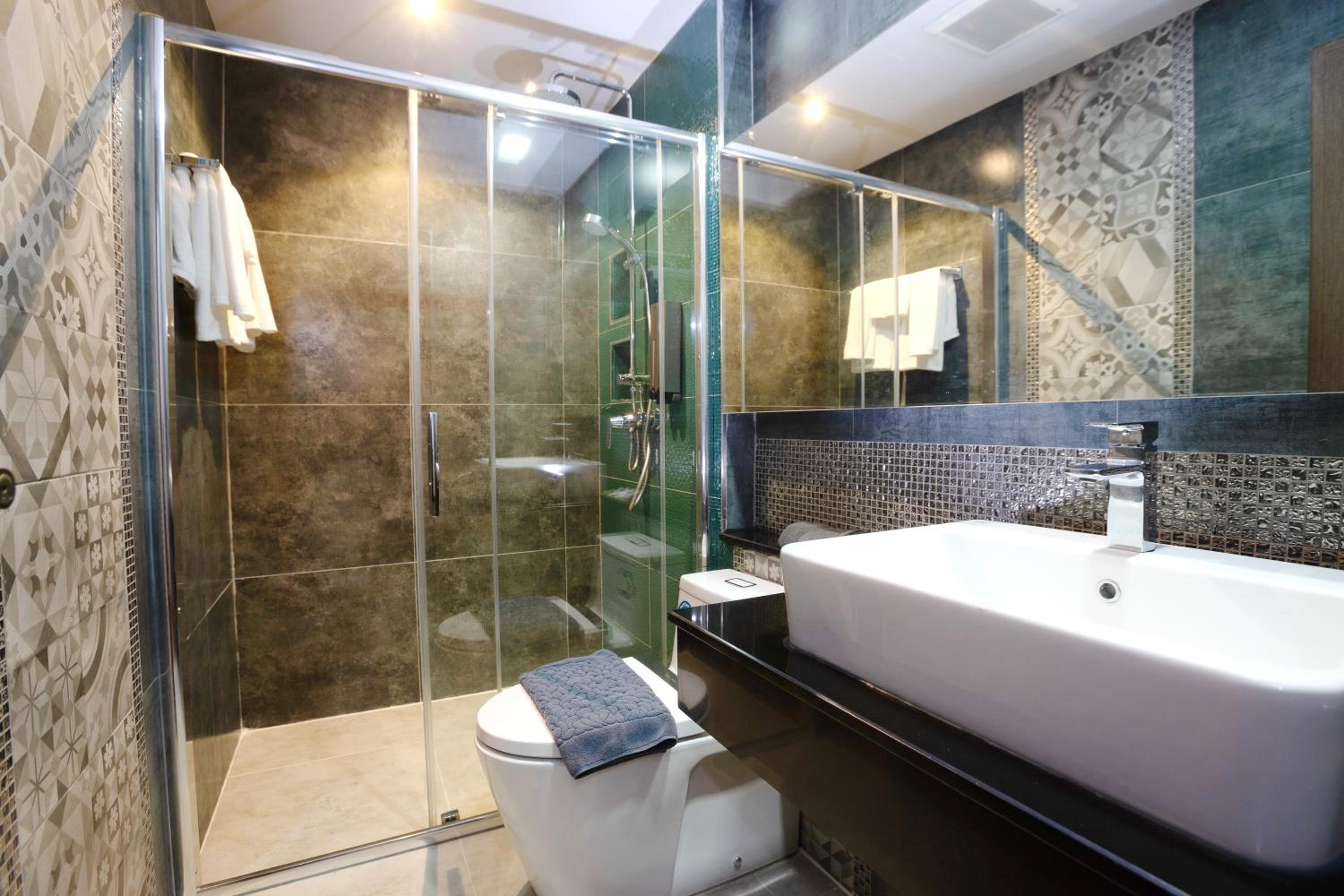Superior King Room - Photo 4