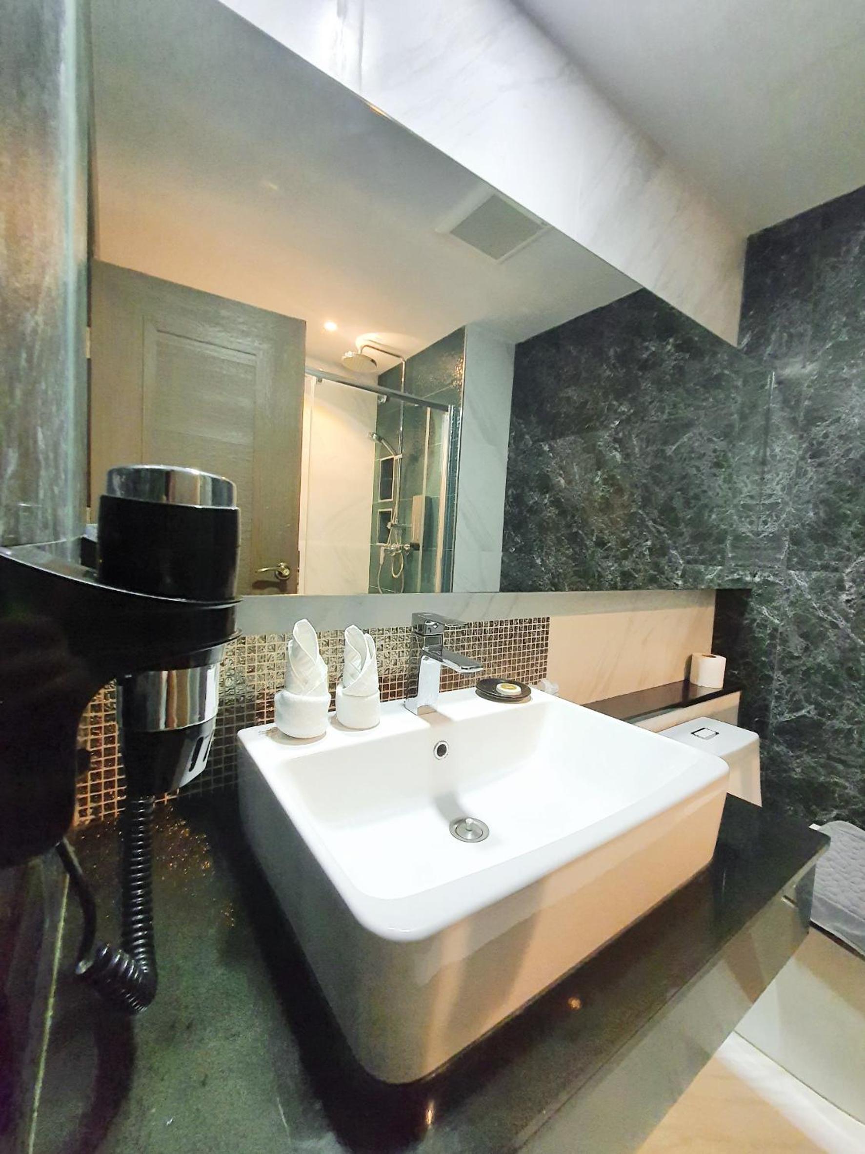 Superior Twin Room - Photo 6