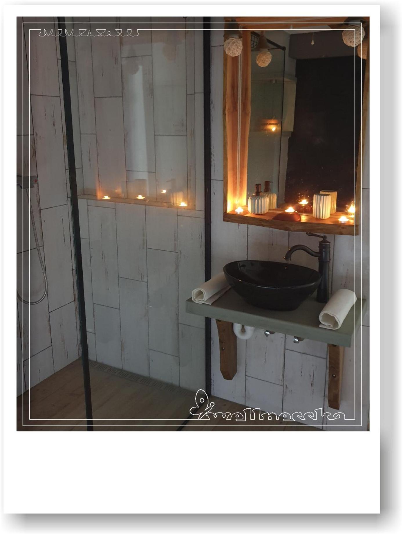 Two-Bedroom House - Photo 16