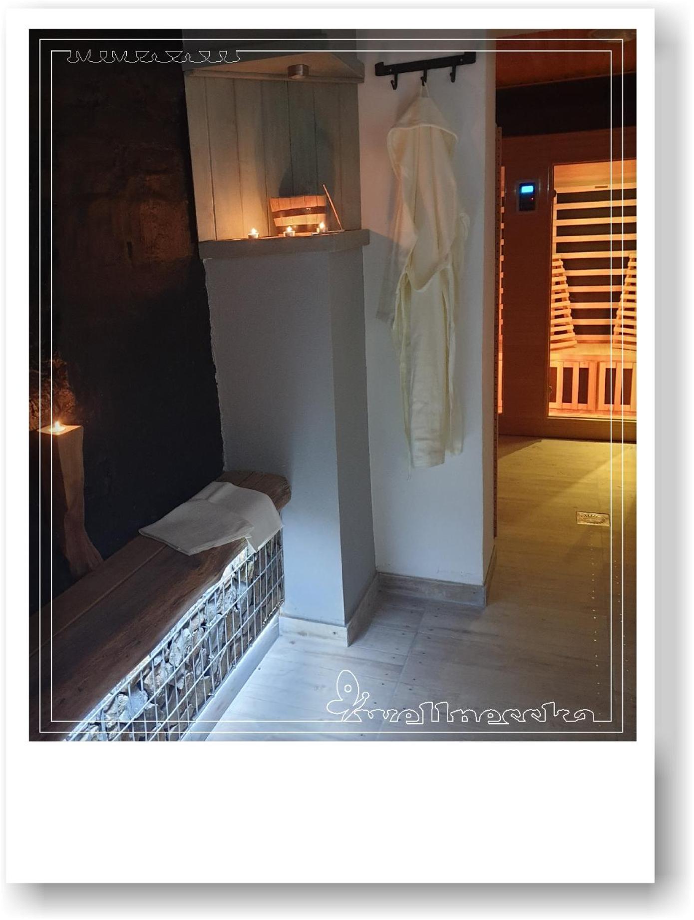 Two-Bedroom House - Photo 2