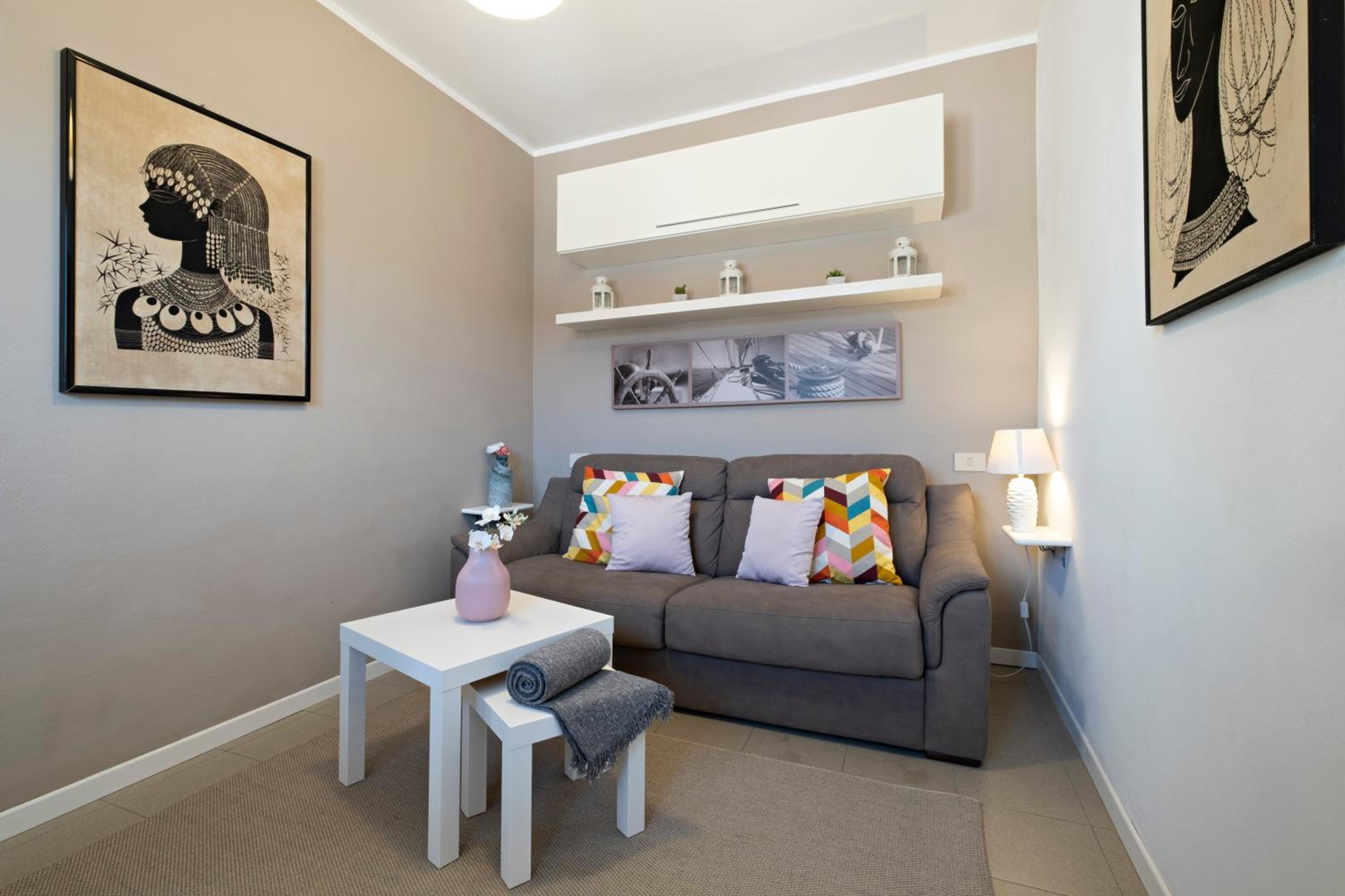 One-Bedroom Apartment photo 2