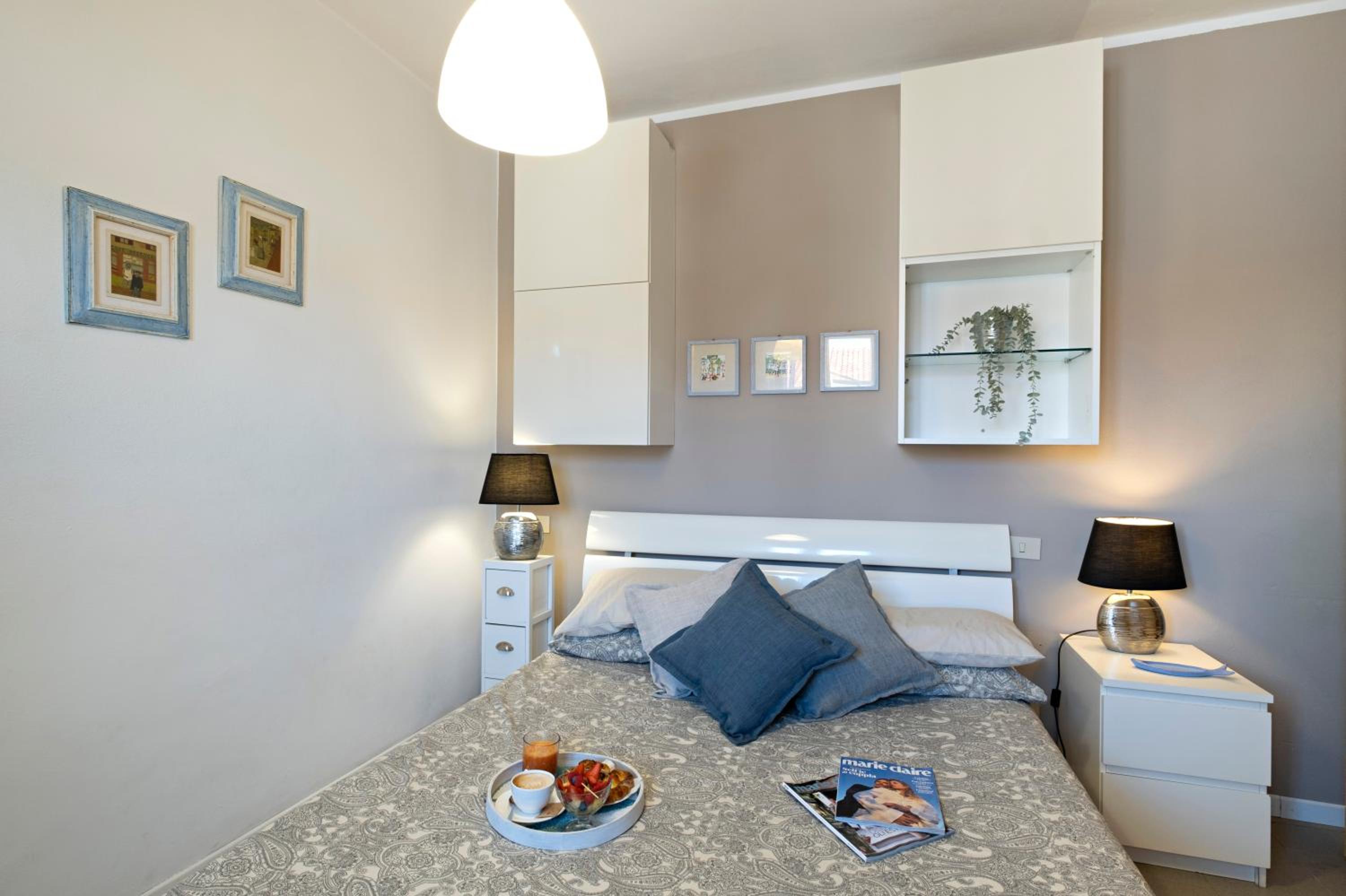 One-Bedroom Apartment photo 1