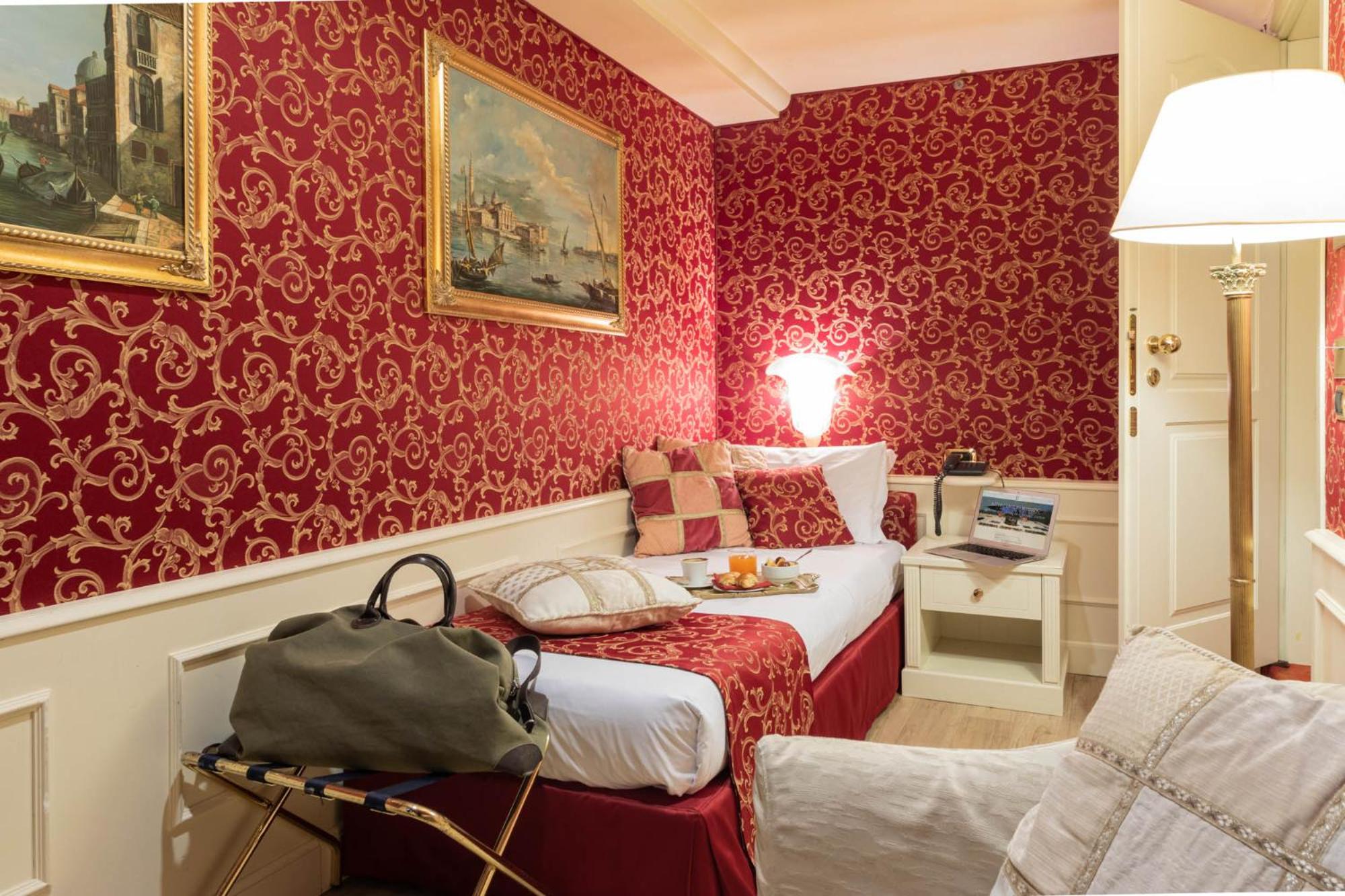 Single Room photo 1
