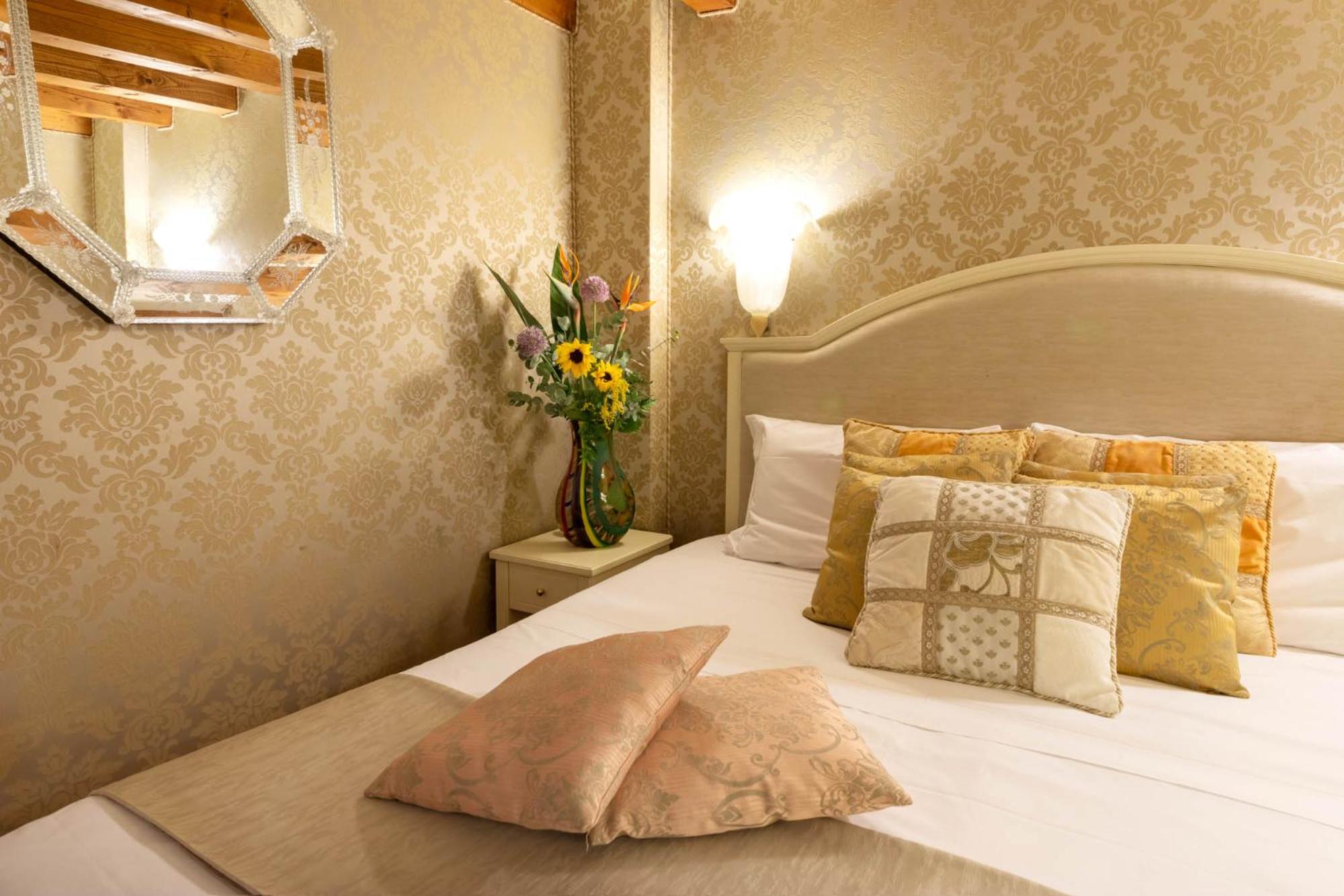 Classic Double Room - Photo 5