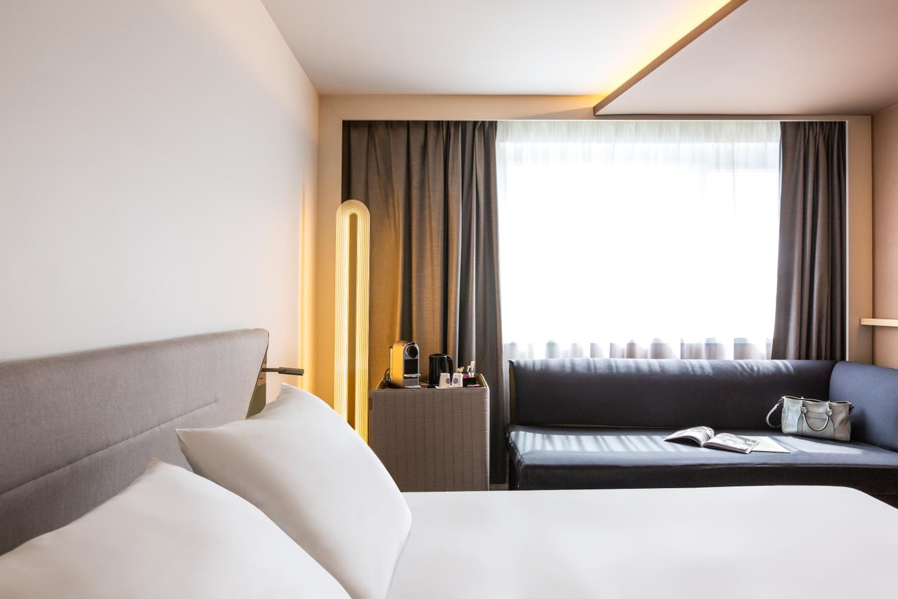 Superior Room with 1 Double Bed and 1 Sofa Bed - Photo 12