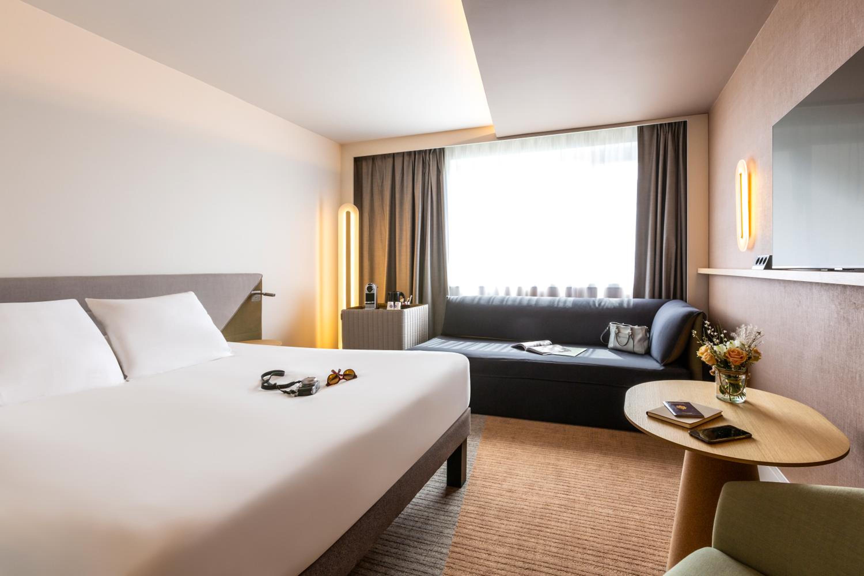 Superior Room With 1 Double Bed And 2 Sofa Beds - Photo 6