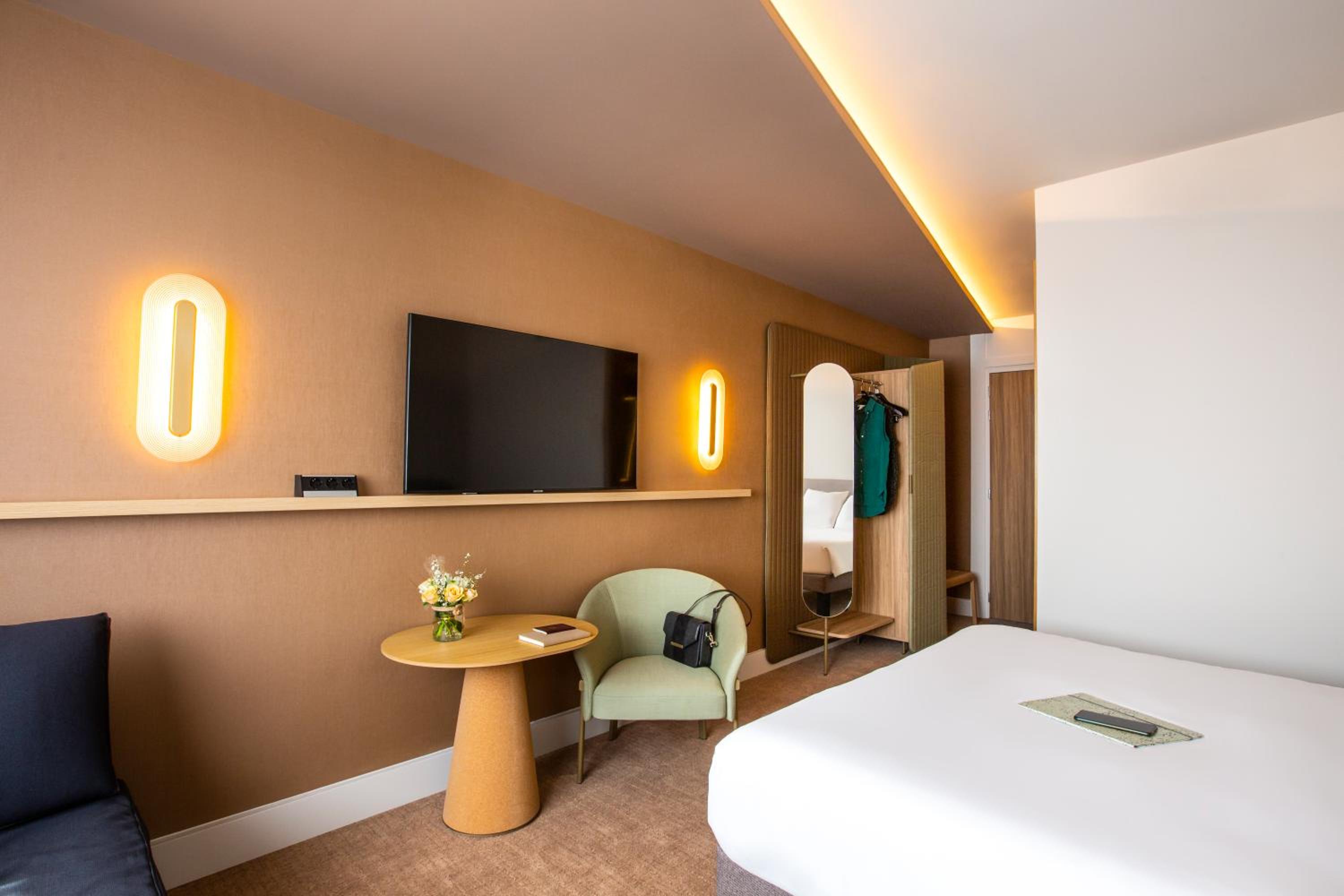 Superior Room with 1 Double Bed and 1 Sofa Bed - Photo 9